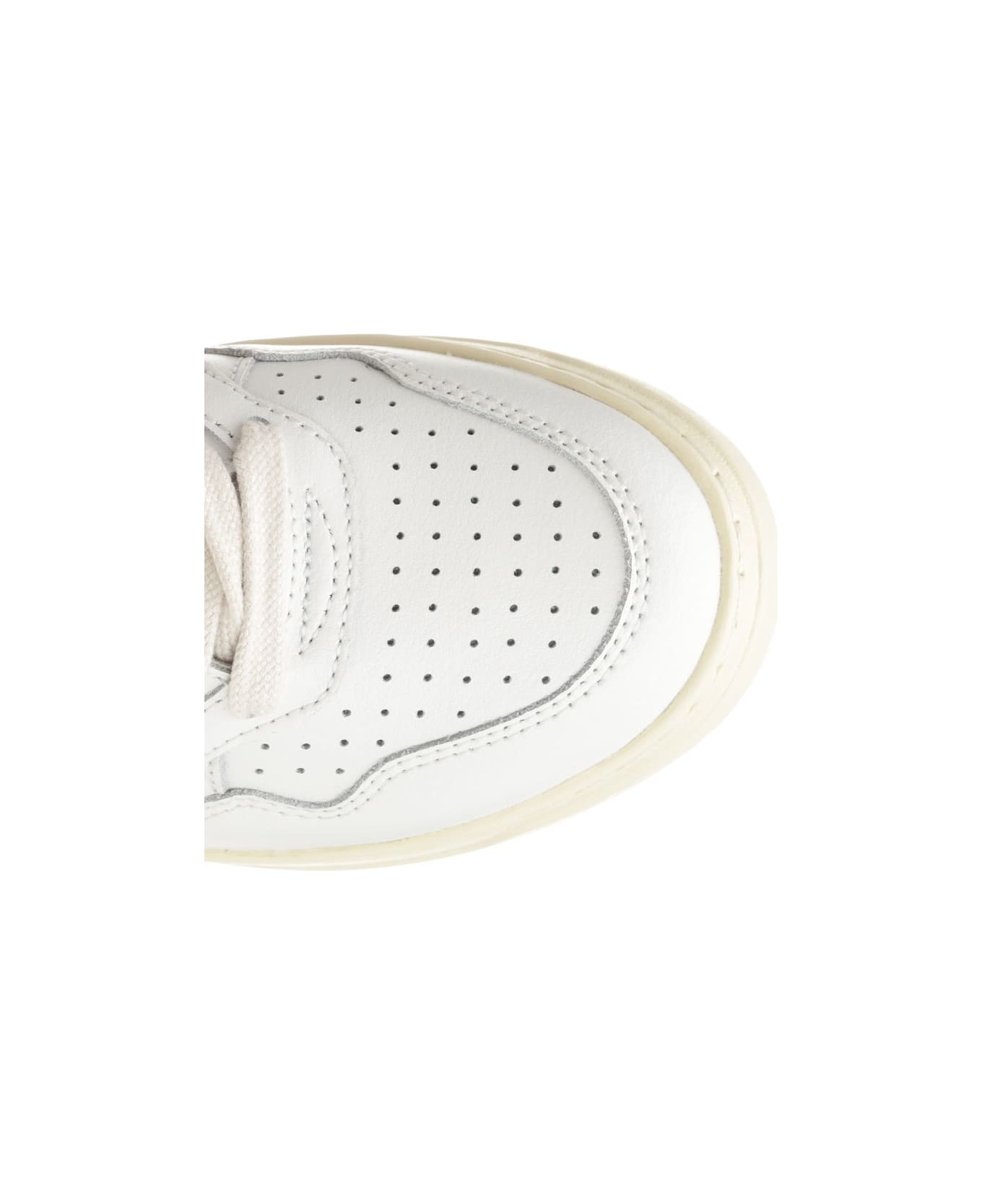 Autry 'medalist Low' Sneaker - White