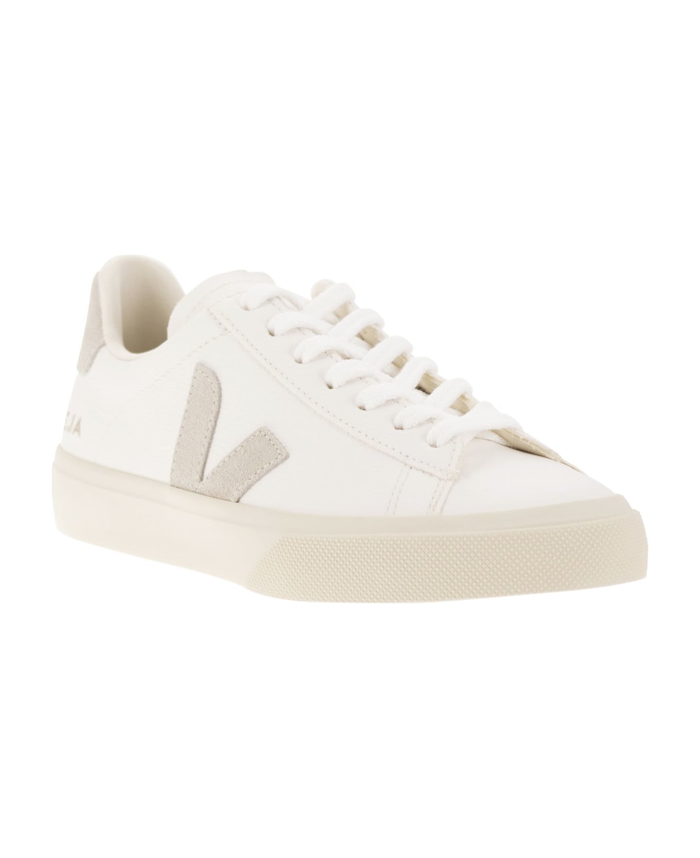 Veja Chromefree Leather Trainers - White/natural