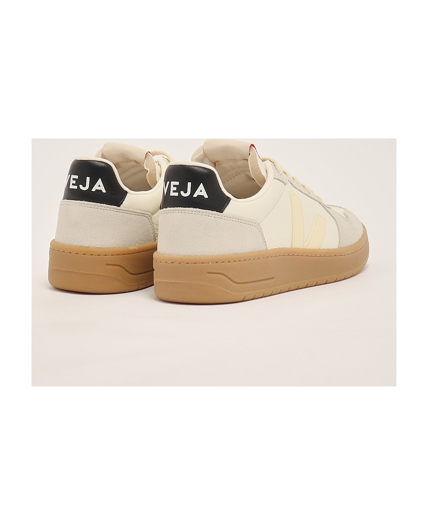 Veja V-82 In Pelle O.t. Sneaker - MASTICE TAB NERO