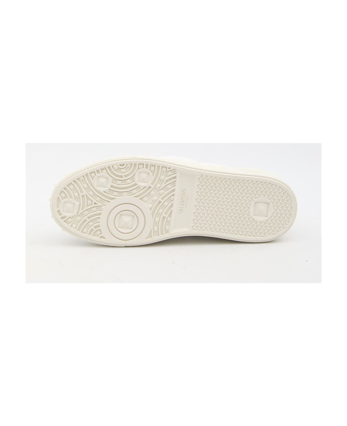 Valentino Garavani Low Top Upvillage Sneakers - White