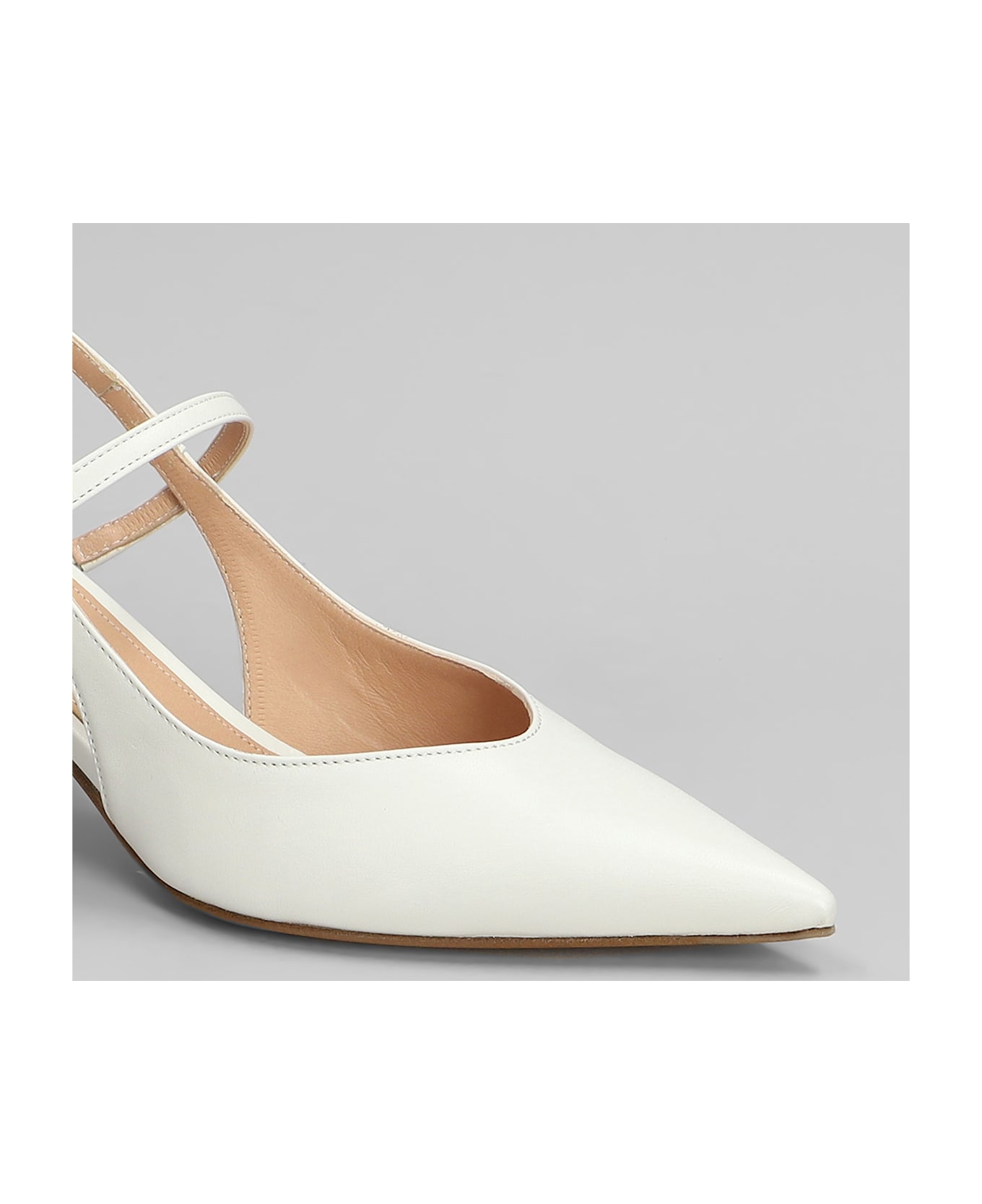 The Seller Pumps In White Leather - white