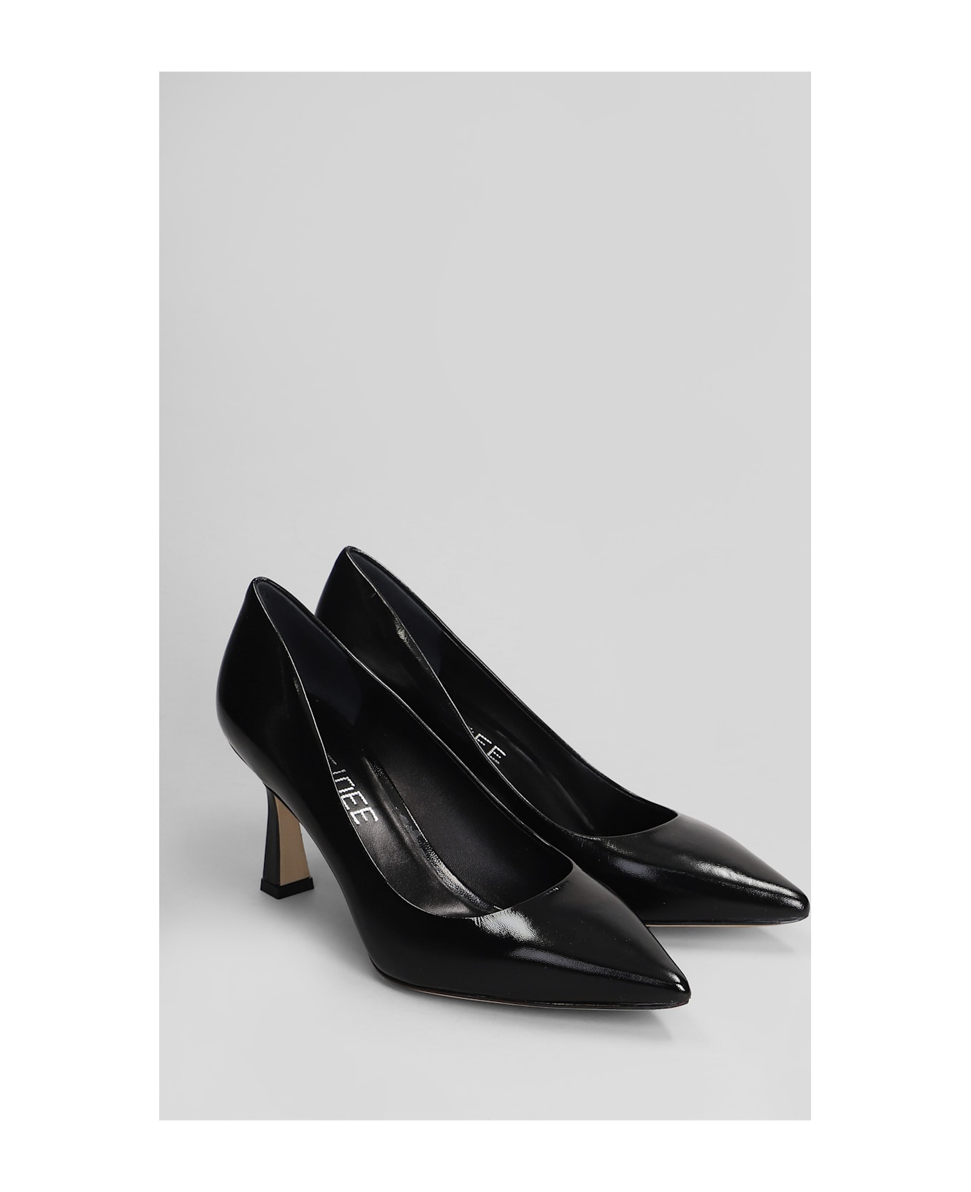 Julie Dee Pumps In Black Leather - black