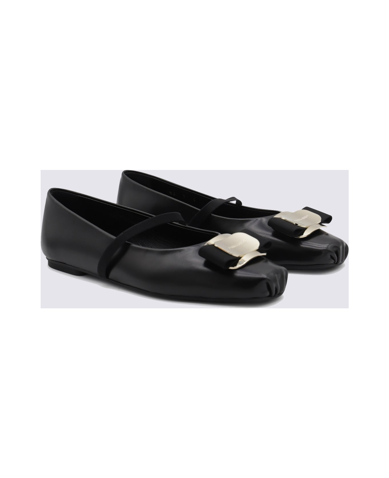 Ferragamo Black Leather Flats - Black