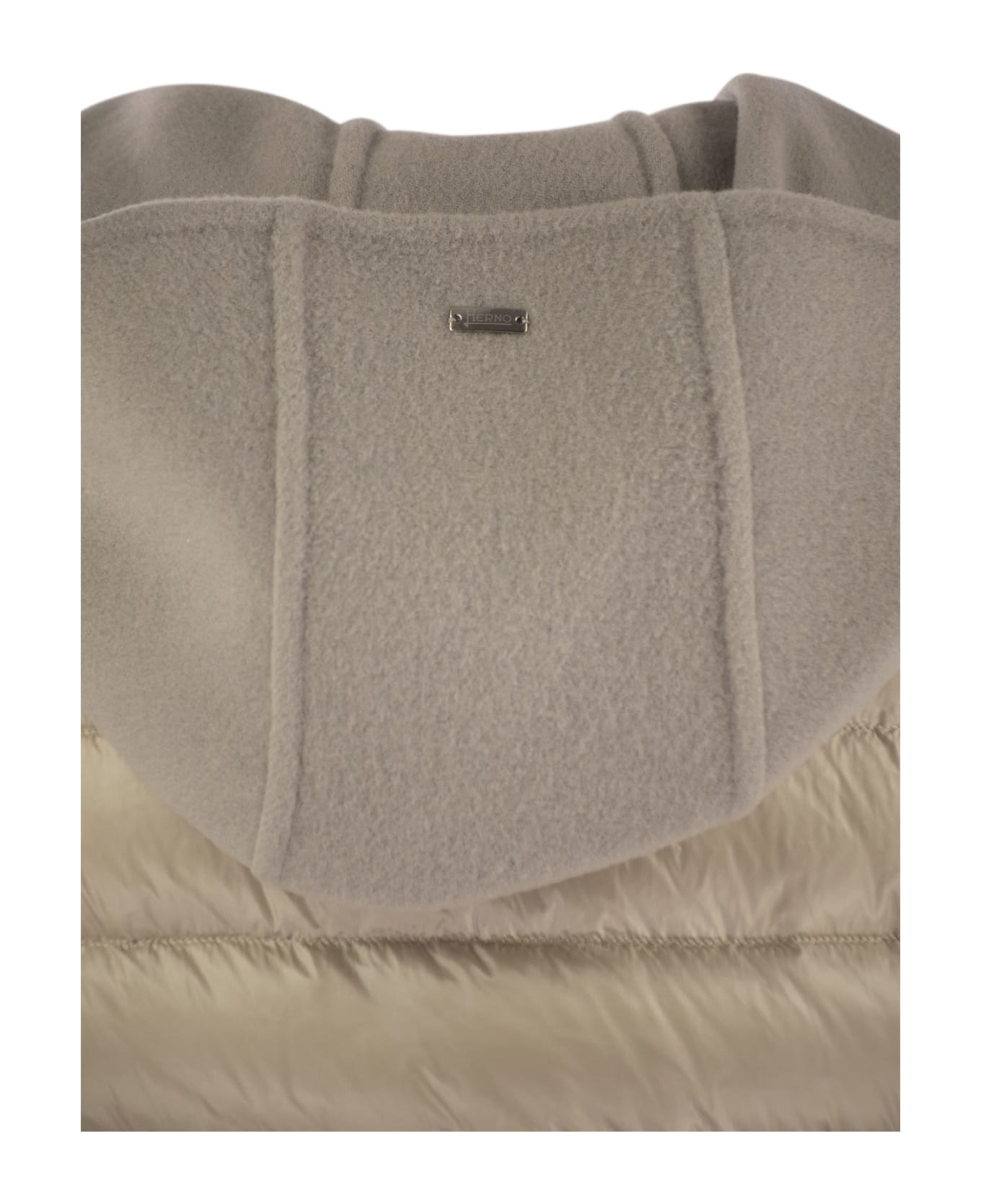 Herno Wool Hooded Sleeve - Beige