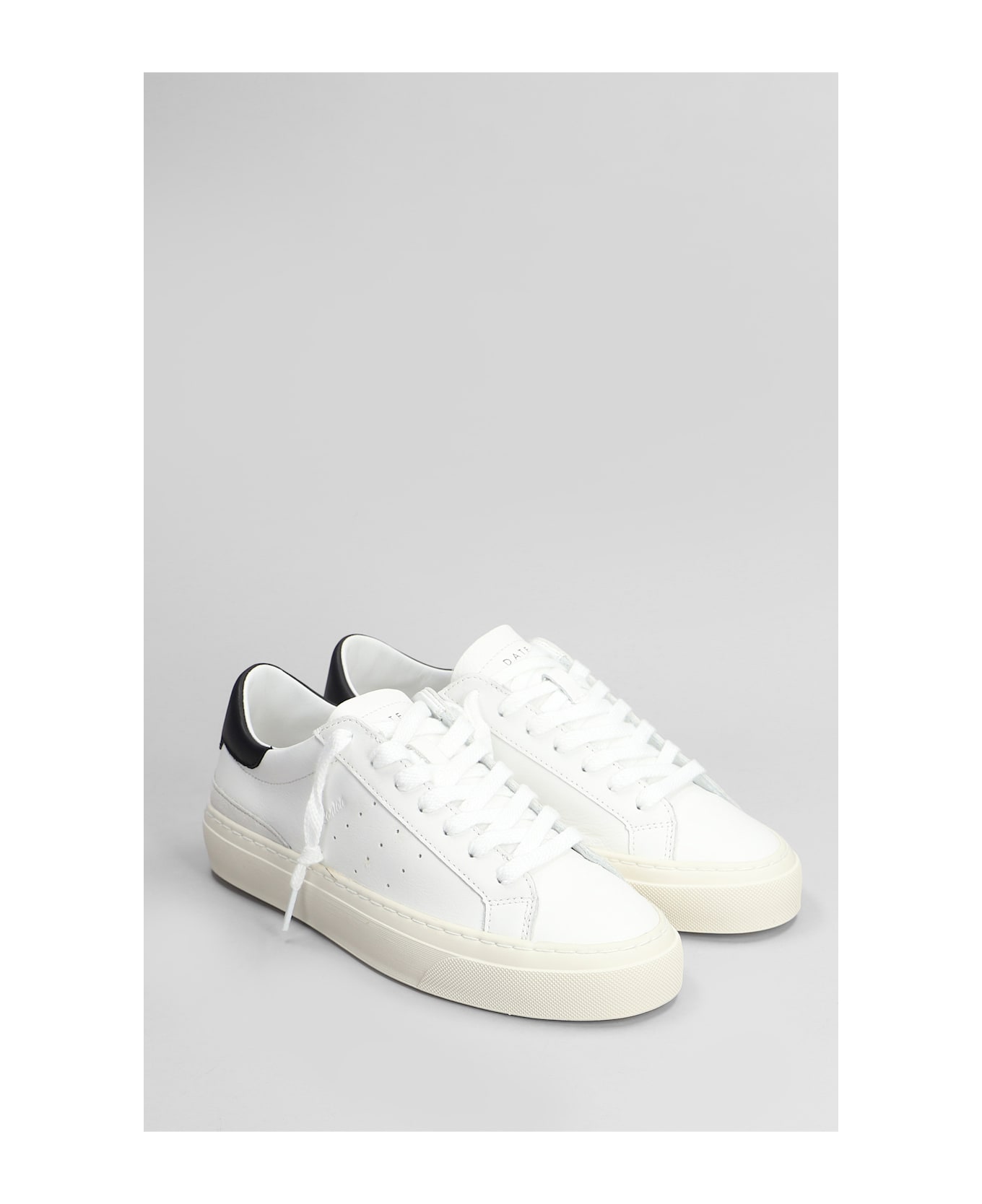 D.A.T.E. Sonica Sneakers In White Leather - white