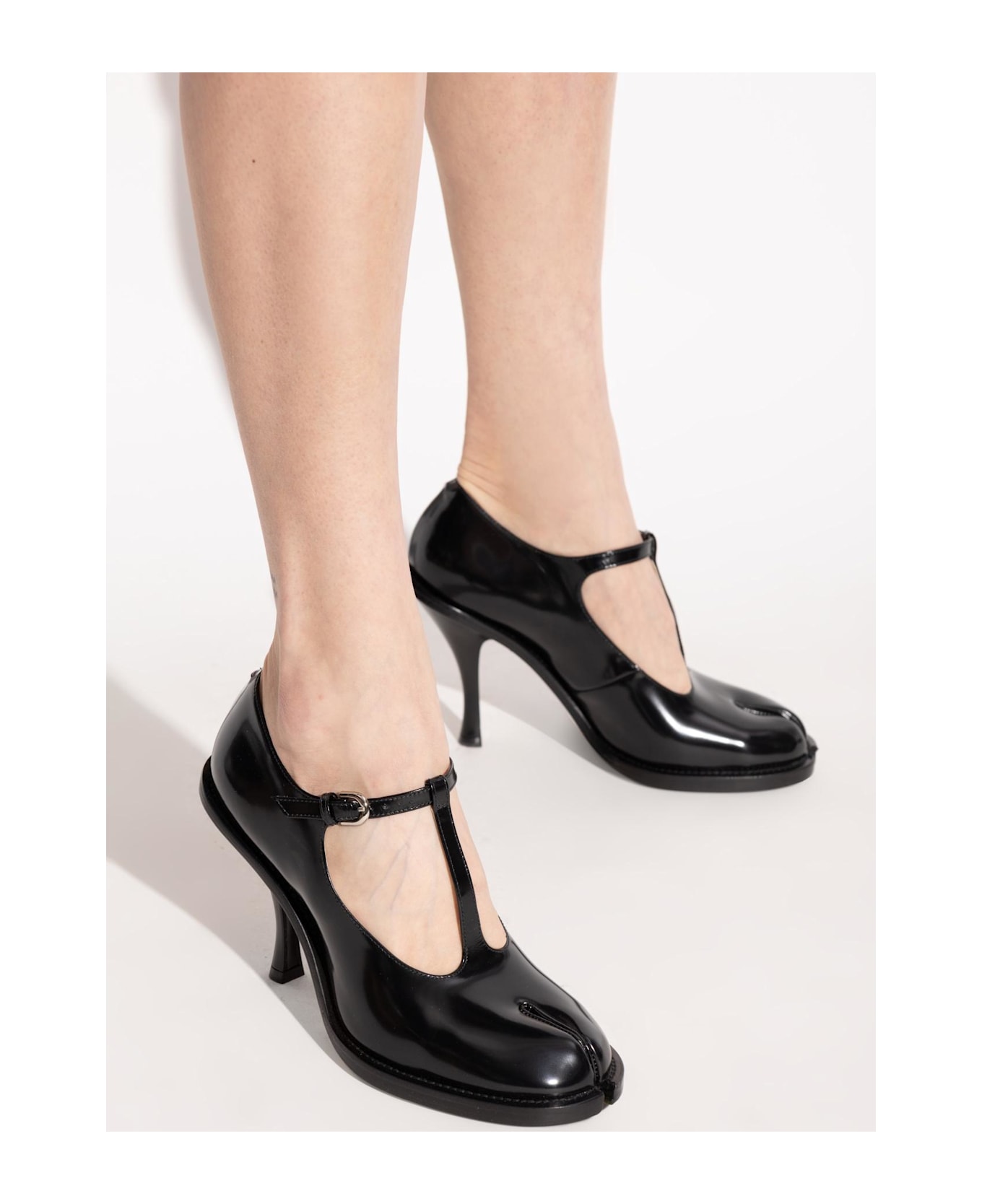 Maison Margiela Heeled Shoes With 'tabi' Cut-out - Nero