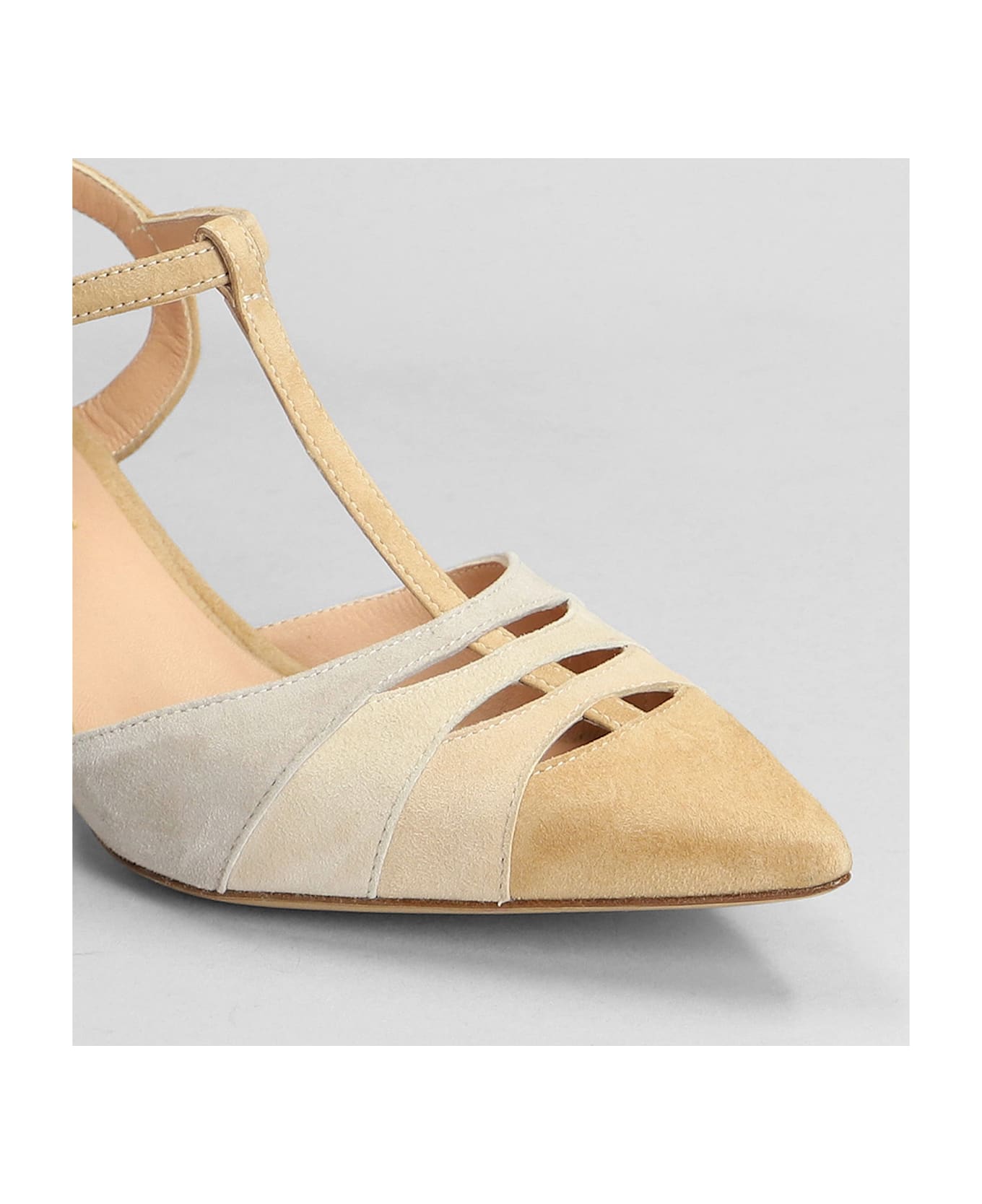 Julie Dee Pumps In Beige Suede - beige
