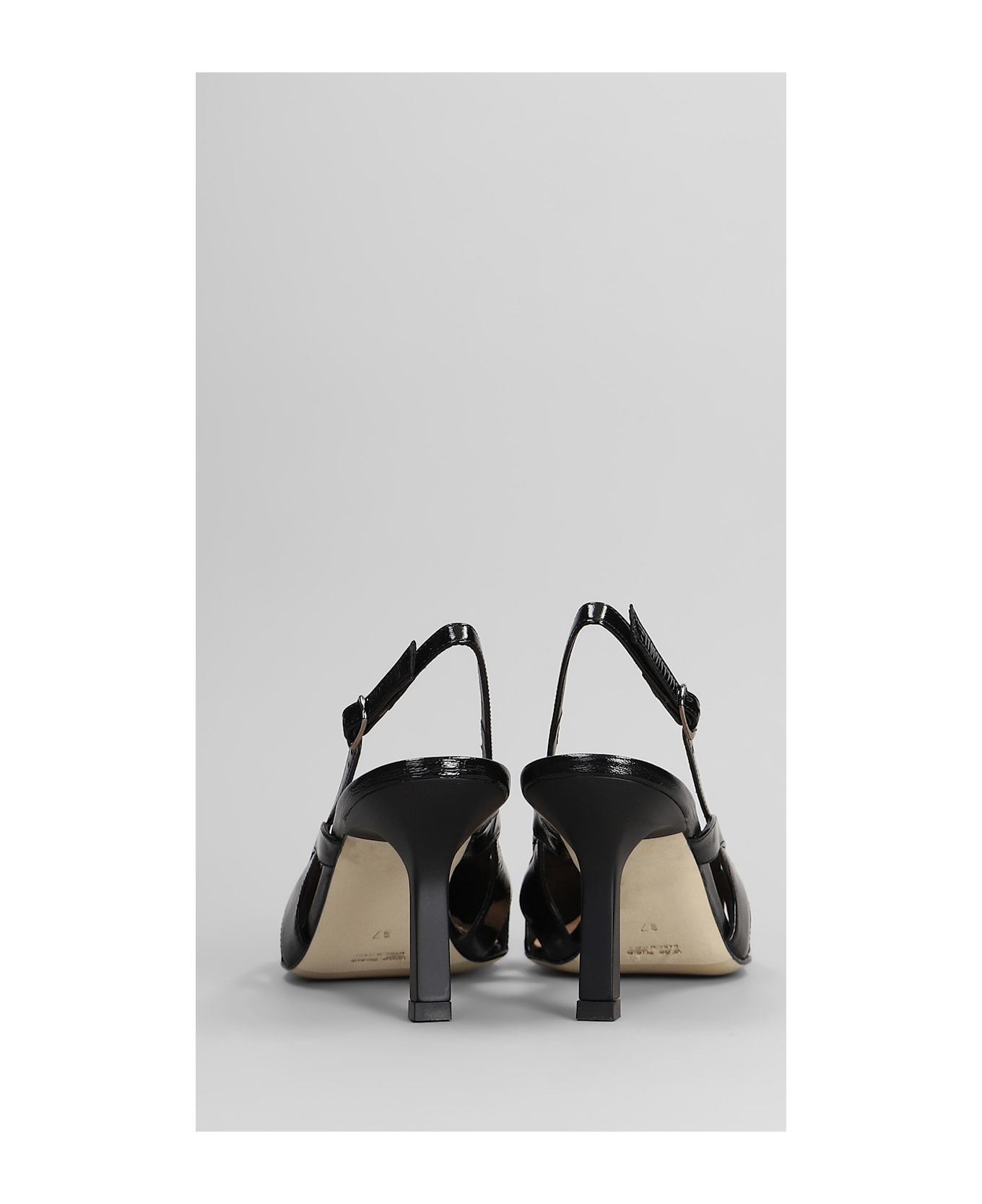 Julie Dee Pumps In Black Leather - black