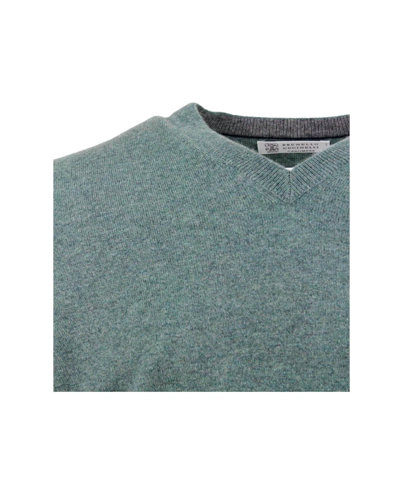 Brunello Cucinelli Long-sleeved V-neck Sweater In Fine 100% Cashmere With Contrasting Piping On The Cuff - Green