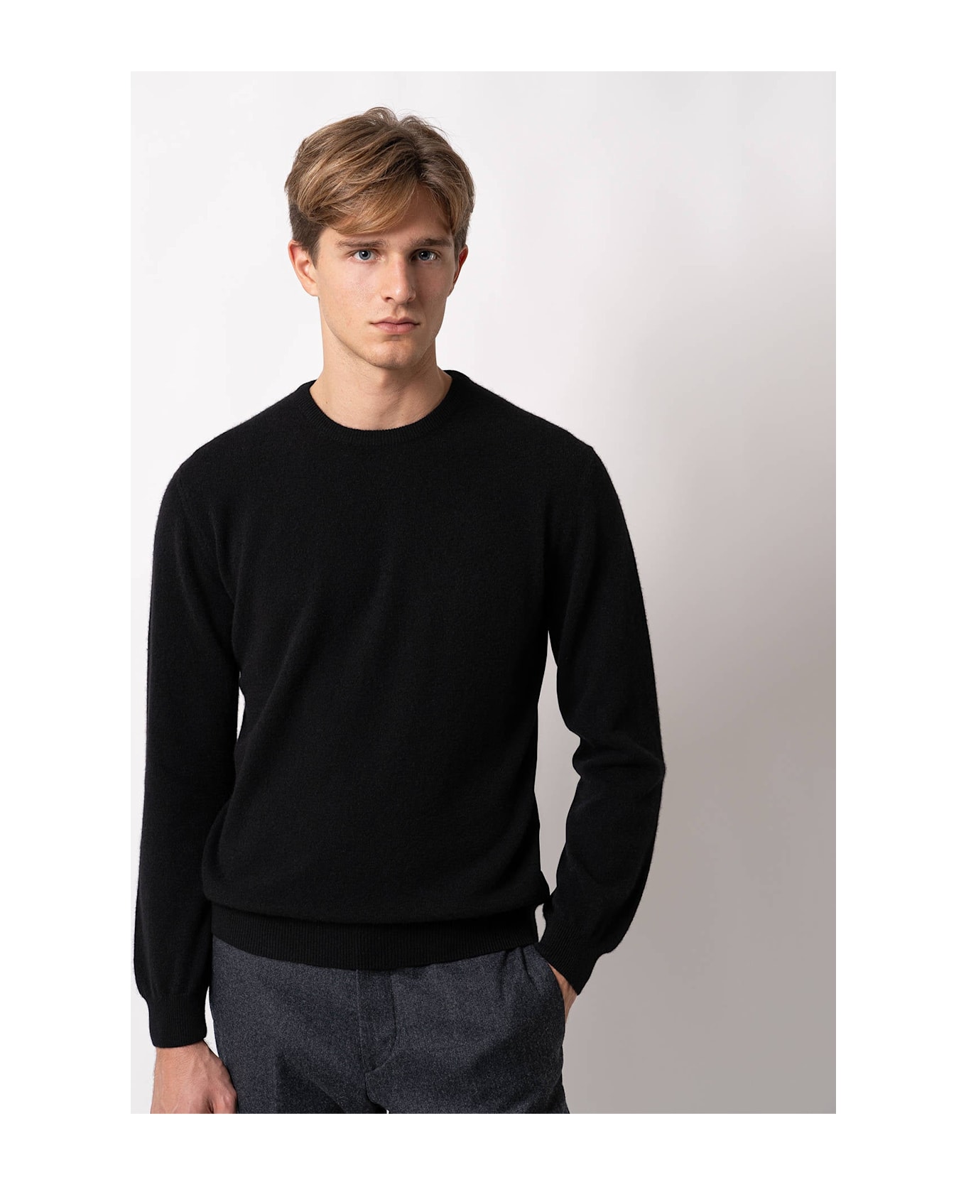 Larusmiani Crewneck Sweater Aspen Sweater - Black