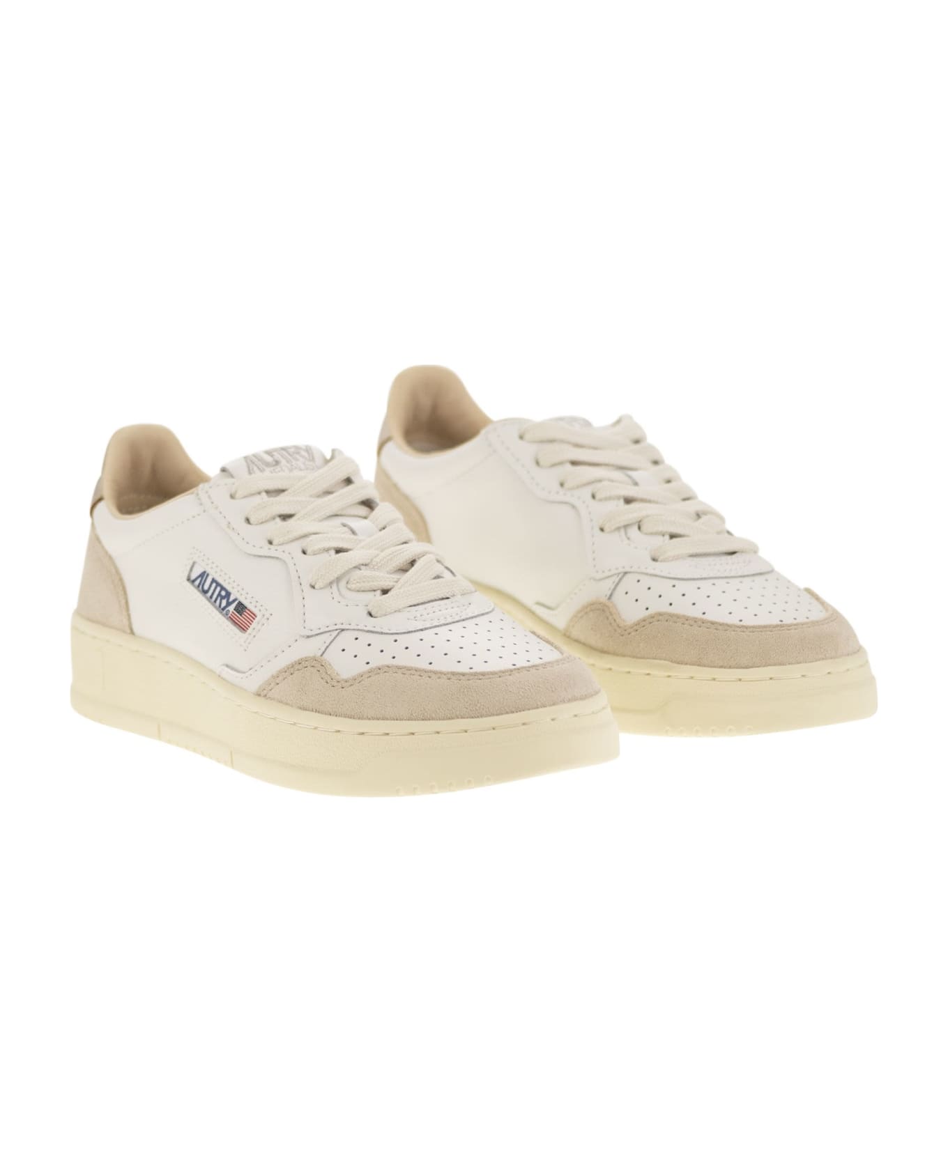 Autry Medalist Low Sneakers - White