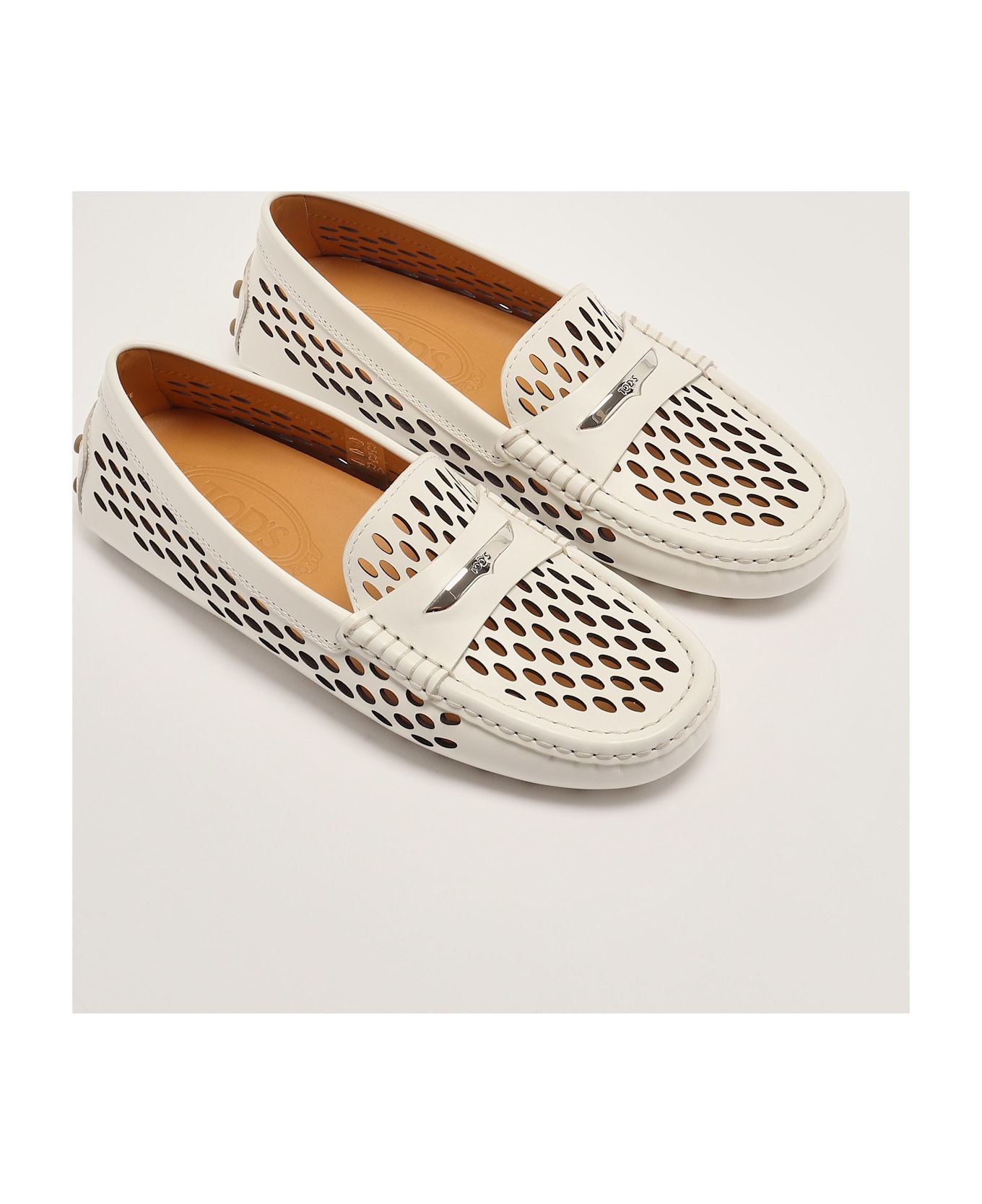 Tod's Gommino 22l Baffo Met+laser Hole Loafers - CREMA