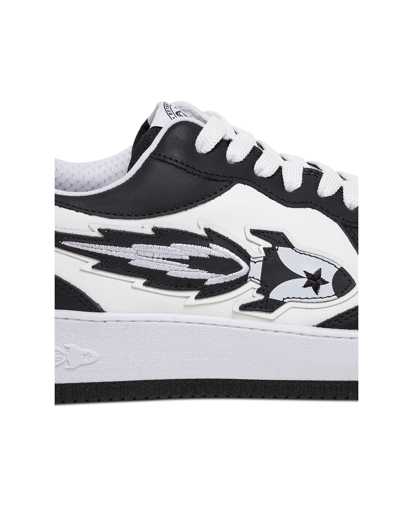 Enterprise Japan White And Black Leather Low Sneakers - White/black