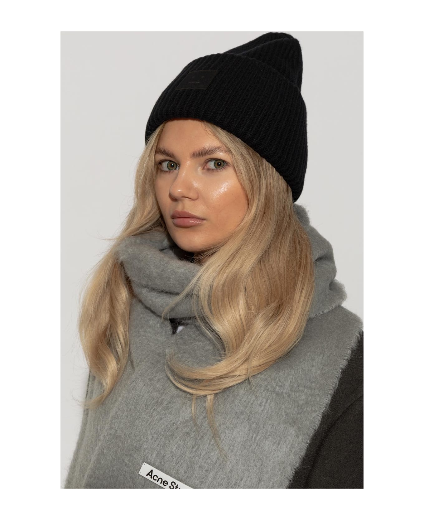 Acne Studios Wool Beanie With Logo - Black