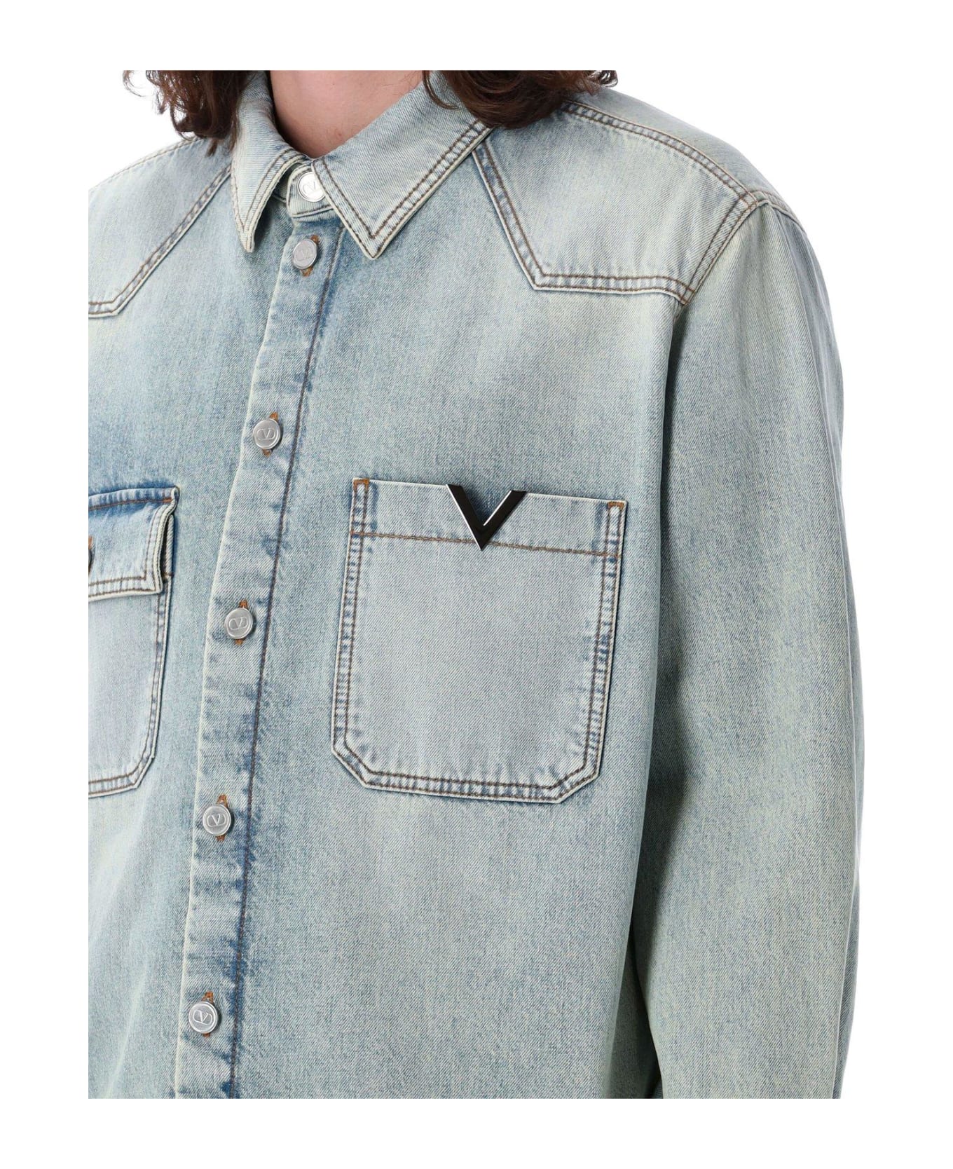 Valentino Logo Plaque Long-sleeved Denim Shirt - Clear Blue