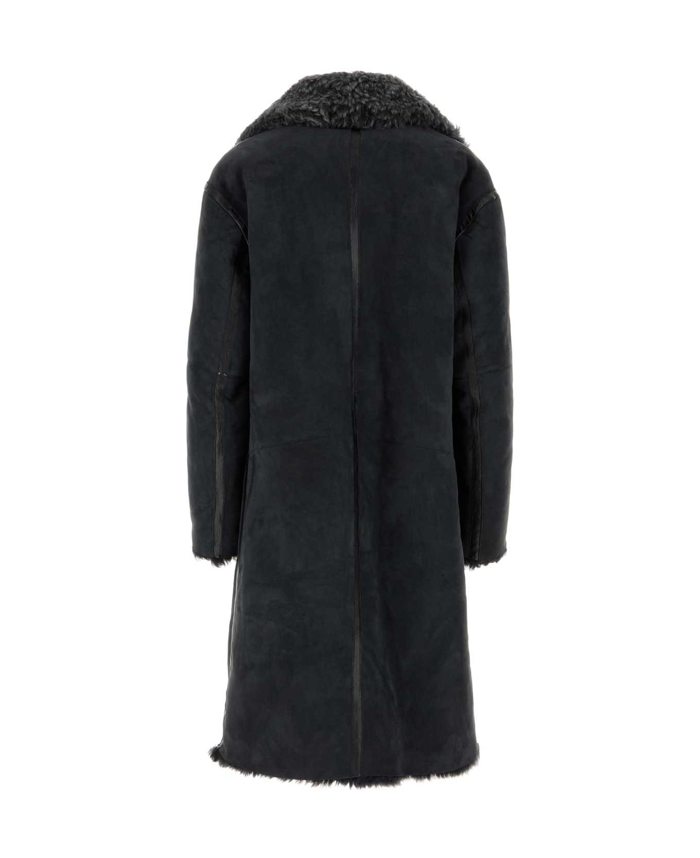 Dolce & Gabbana Black Suede Coat - N0000 コート