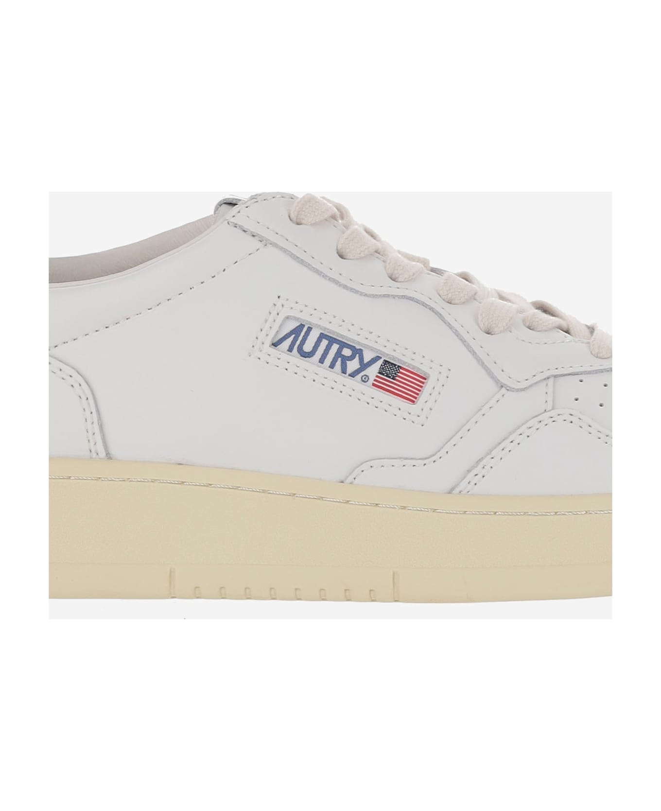 Autry Low Medalist Leather Sneakers - Red