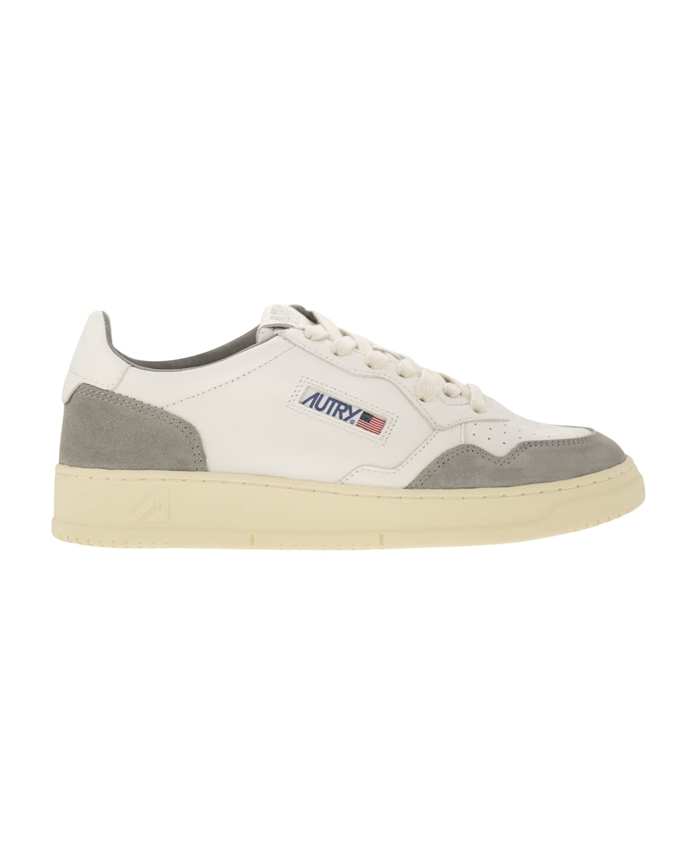 Autry Medalist Low - Sneakers In Goatskin And Suede - White/grey