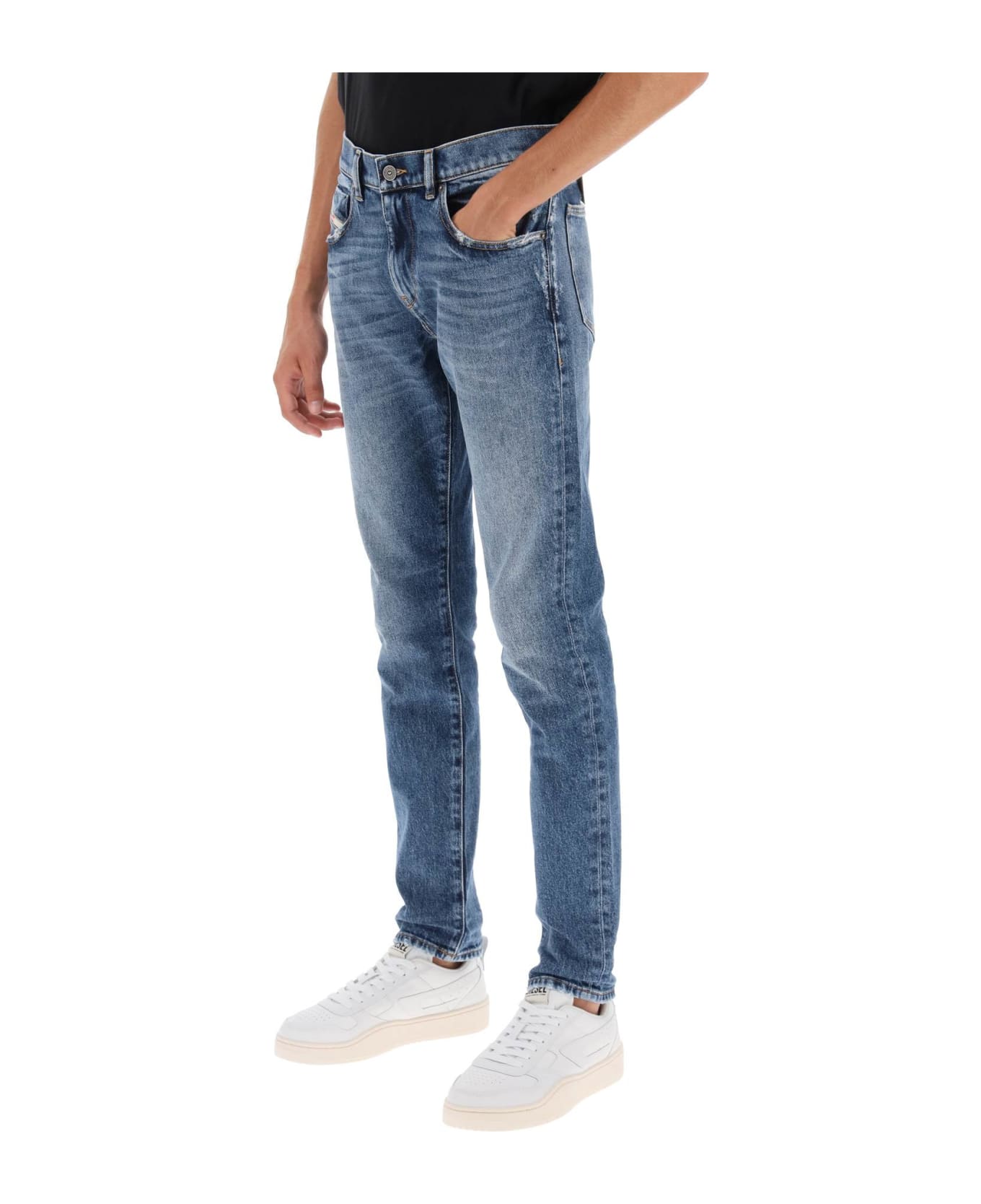 Diesel 2019 D-strukt Slim Fit Jeans - DENIM (Blue) デニム