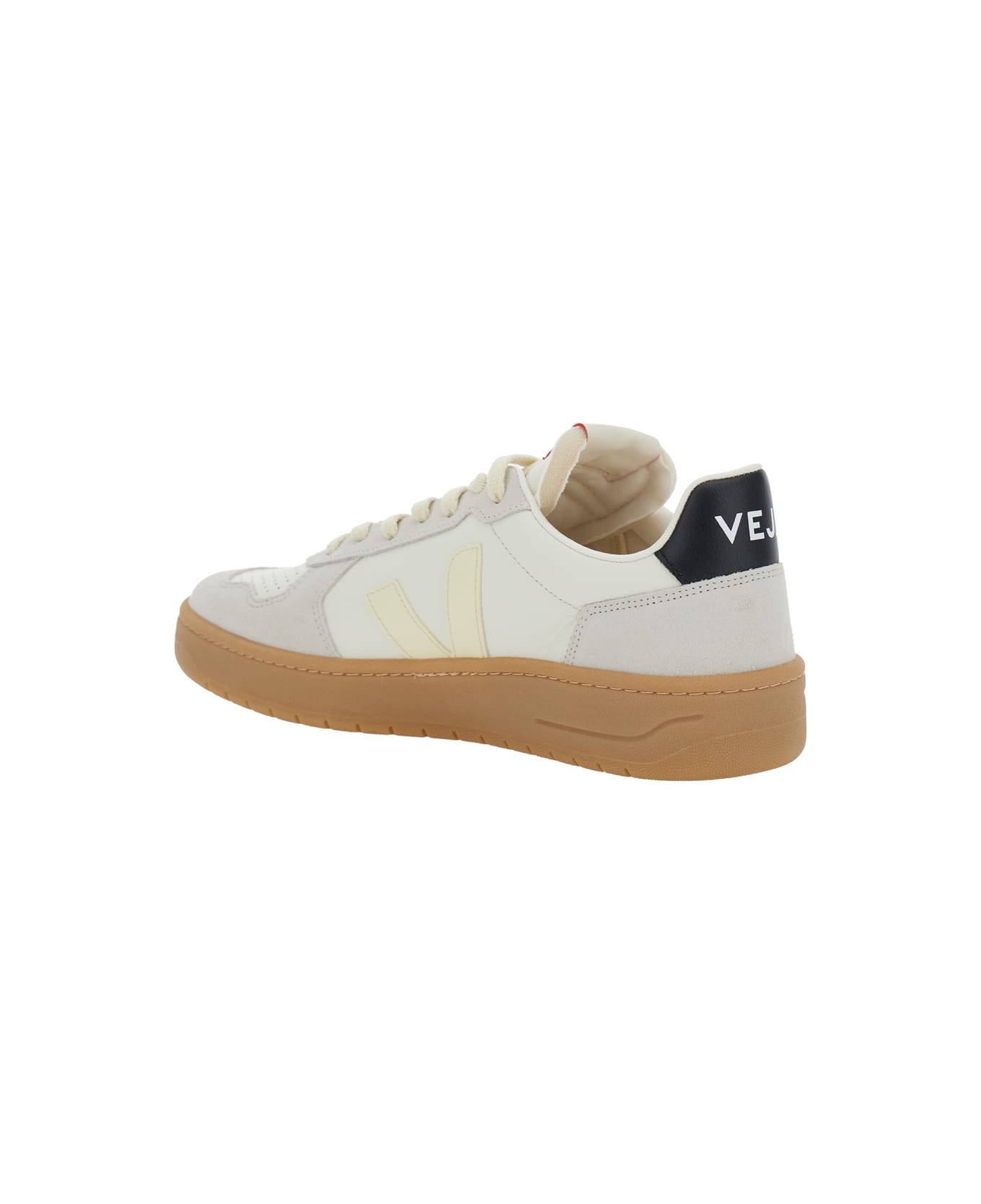 Veja 
v-82
 Grey Low Top Sneakers With Logo Patch On Tongue And Side And Logo Letteirng On The Heel In Leather Unisex - Grey