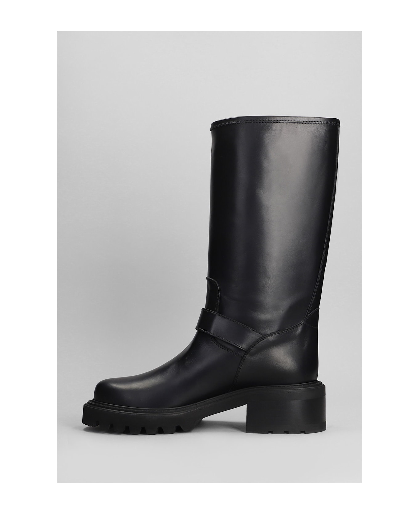 Via Roma 15 Low Heels Ankle Boots In Black Leather - black