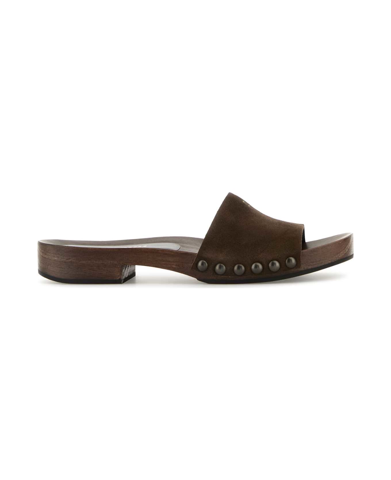 Miu Miu Brown Suede Clogs - MORO フラットシューズ