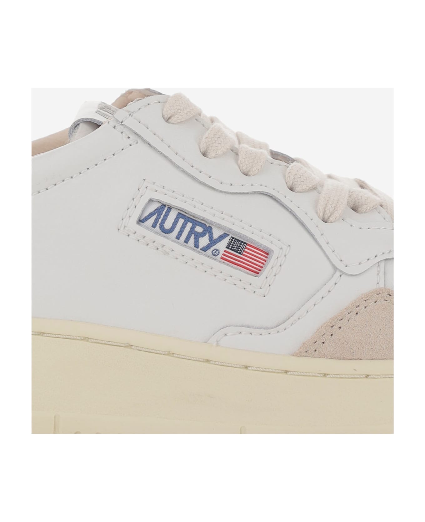 Autry Low Medalist Sneakers - Wht/slvblue