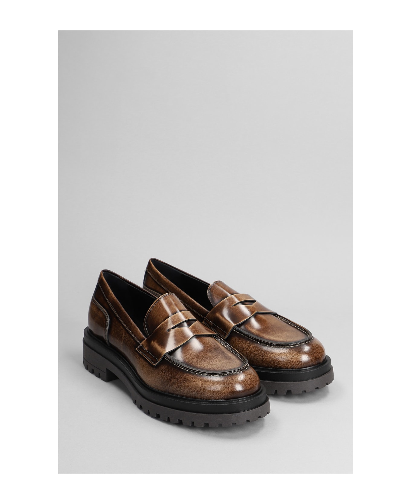 Julie Dee Loafers In Taupe Leather - taupe