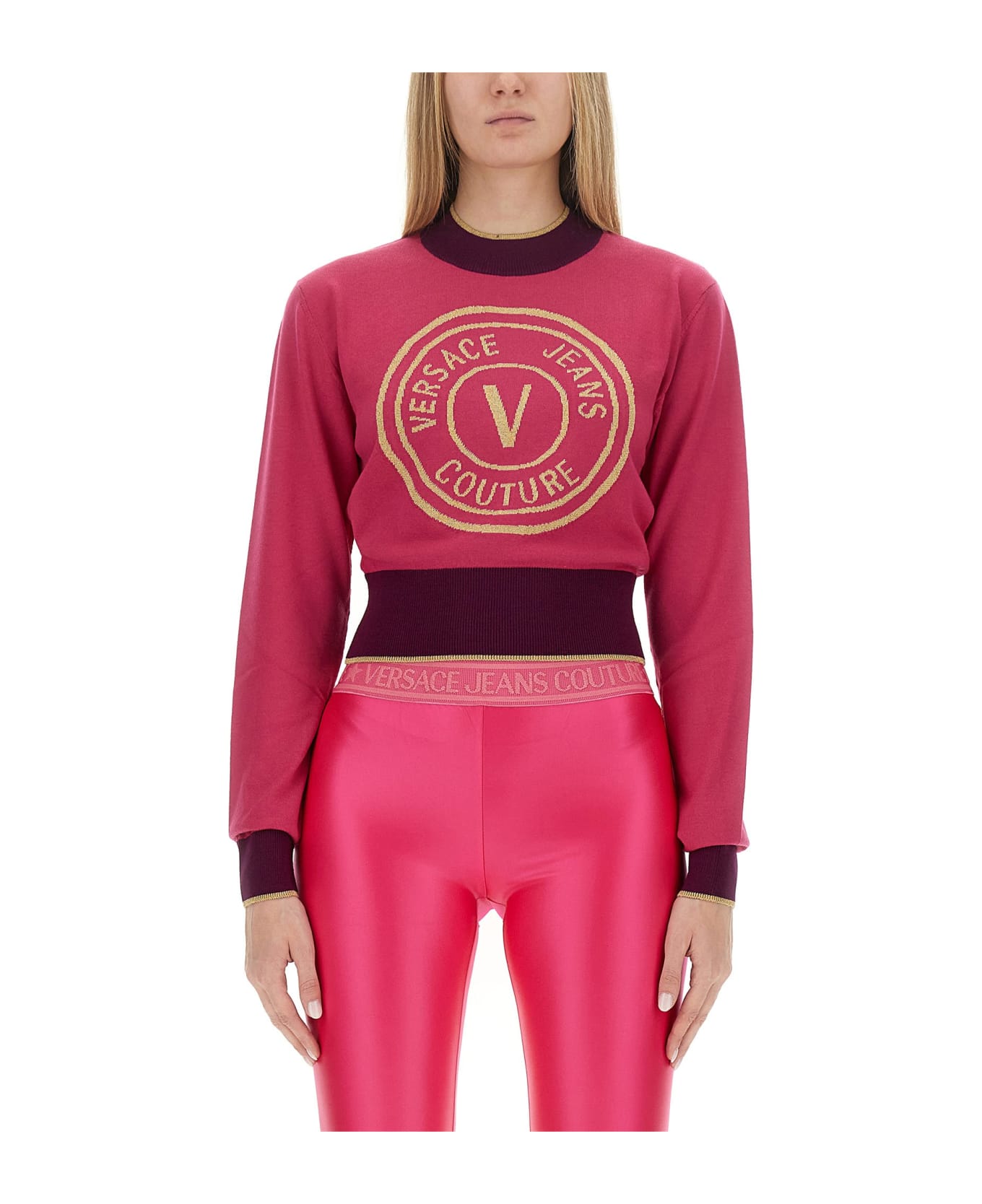 Versace Jeans Couture Cropped V-emblem Sweatshirt - FUCSIA ニットウェア