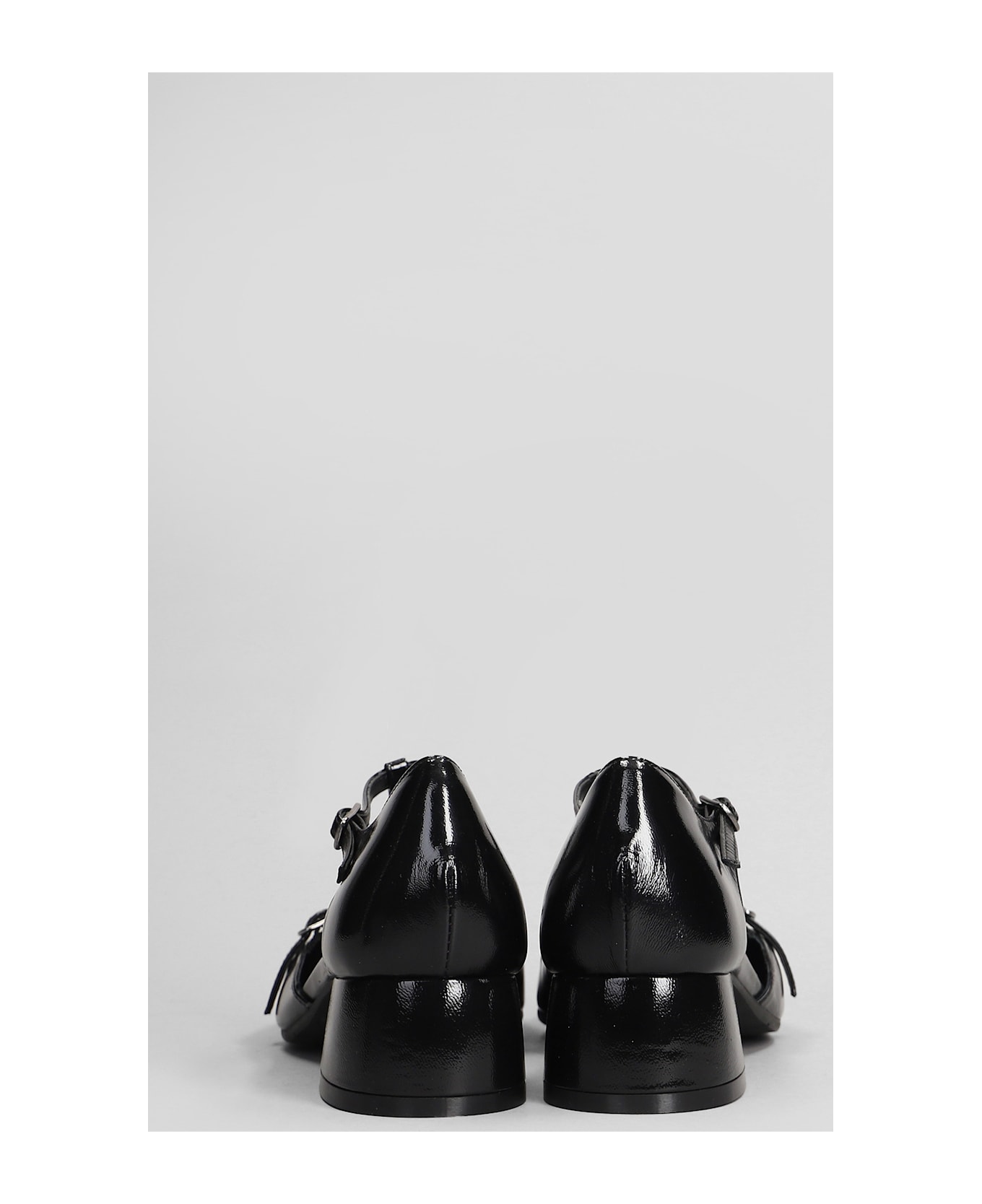 Julie Dee Pumps In Black Leather - black