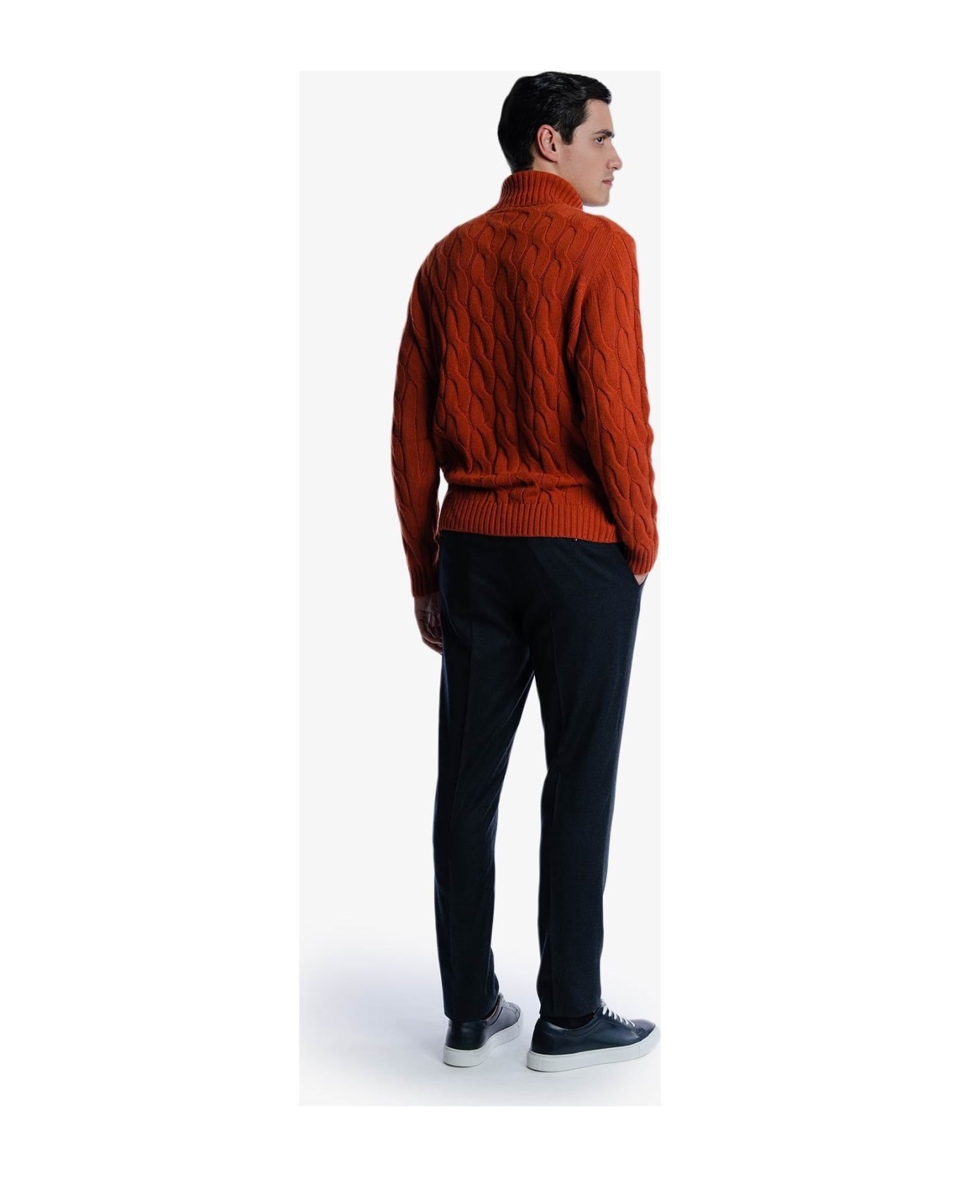 Larusmiani Turtleneck Sweater 'col Du Pillon' Sweater - FireBrick ニットウェア