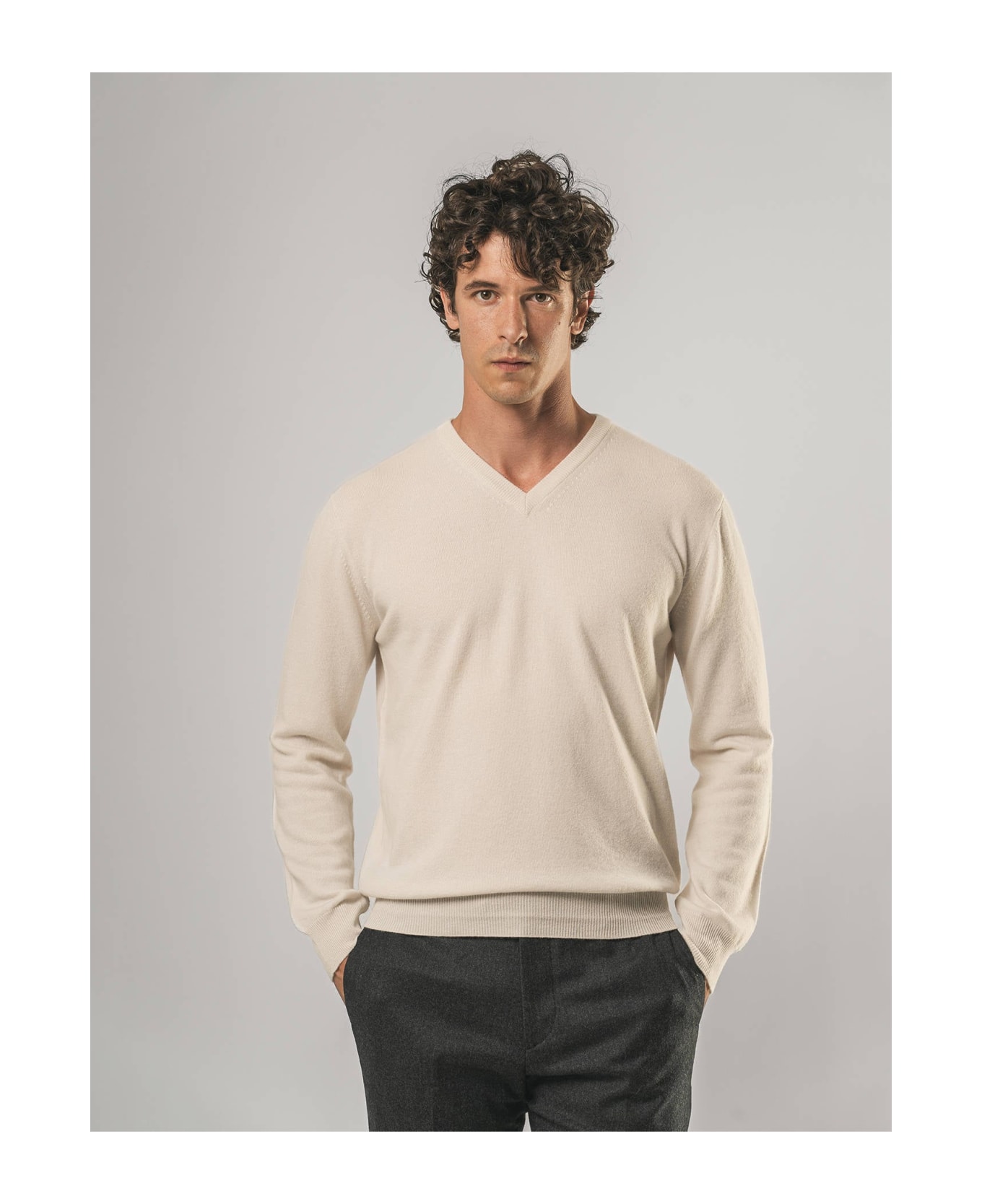 Larusmiani V-neck Sweater Bachelor Sweater - Ivory