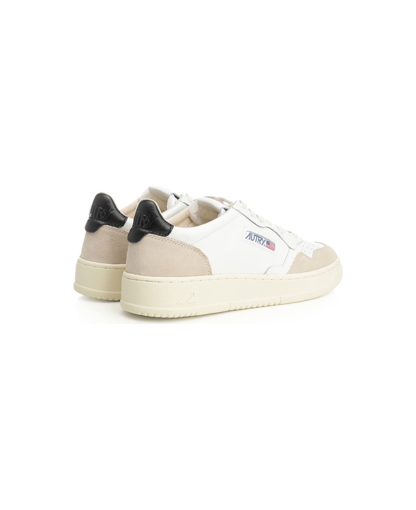 Autry 'medalist Low' Sneaker - White Black