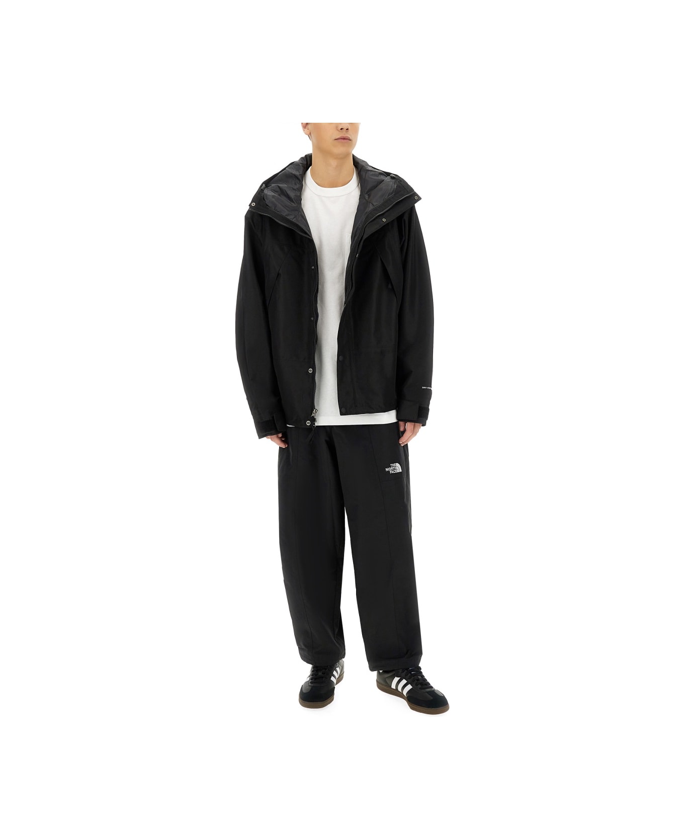 The North Face Jacket 
mountain
 - BLACK
