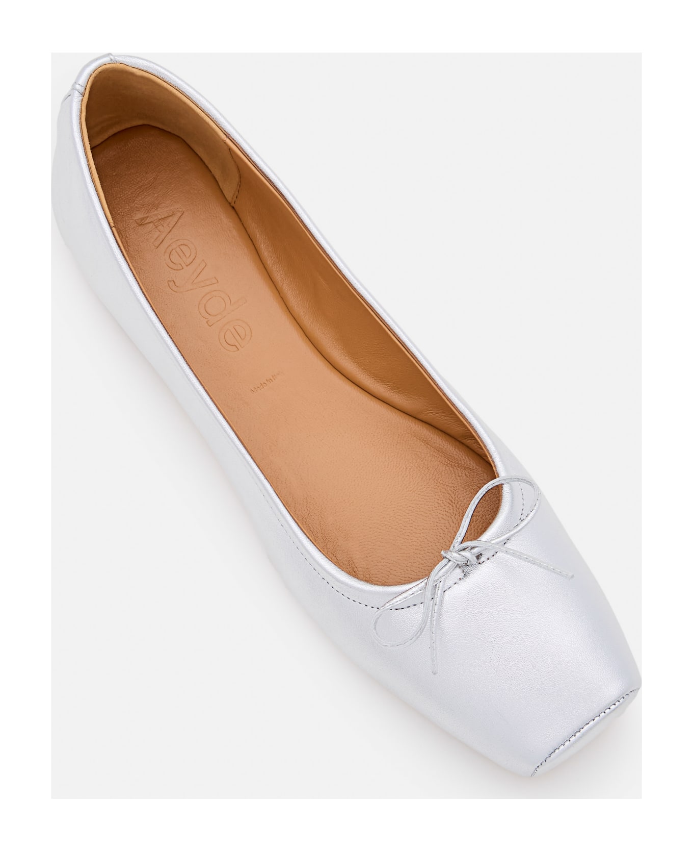 aeyde Gabriella Laminated Nappa Leather Ballet Flat - Silver フラットシューズ