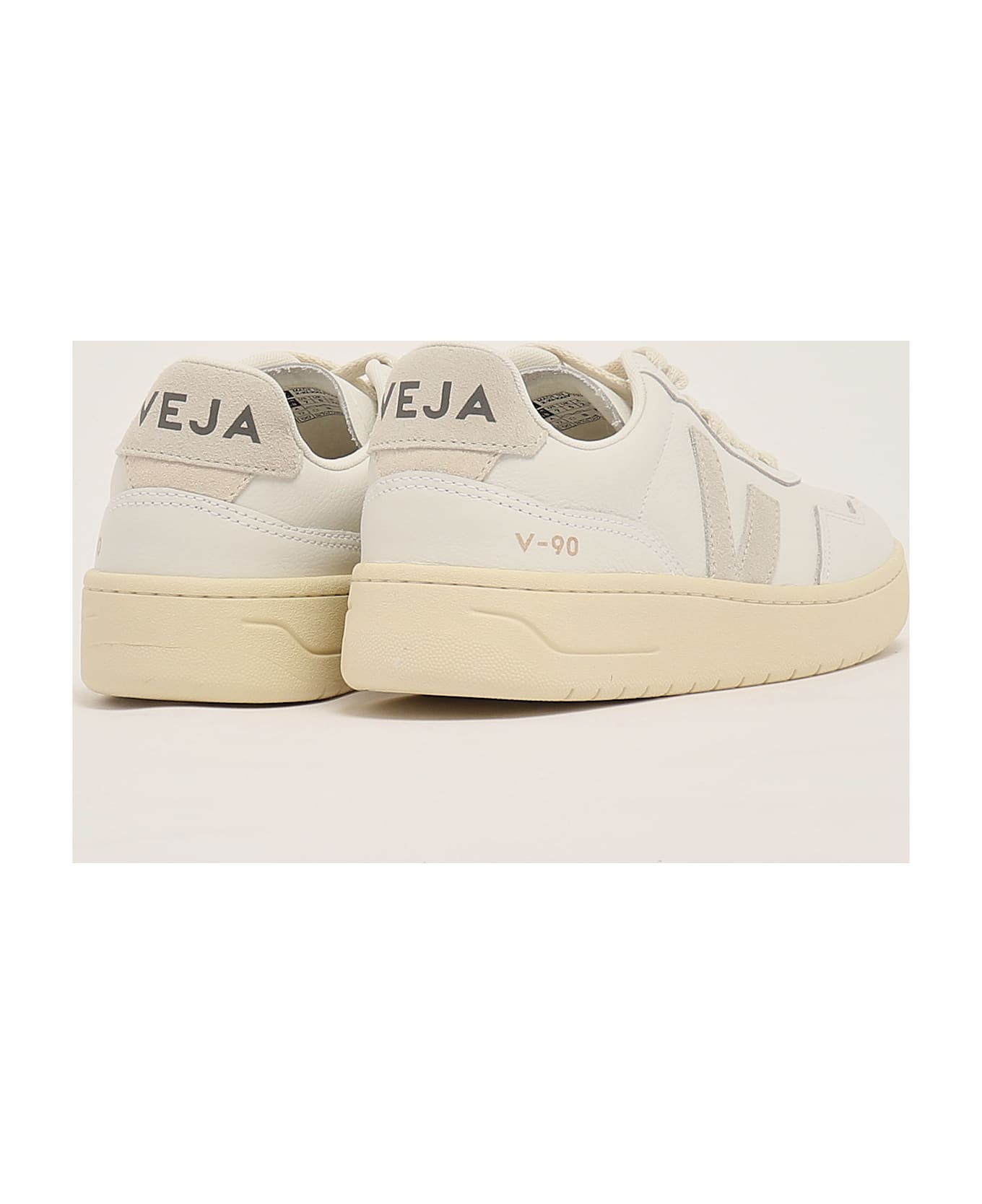 Veja Leather Sneaker - GHIACCIO