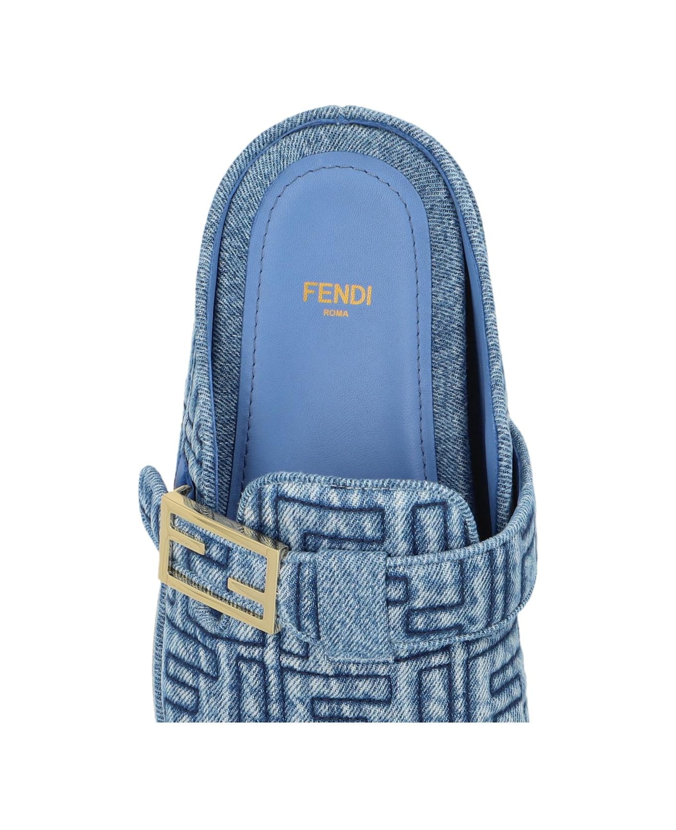 Fendi Slippers With Logo - Blue サンダル