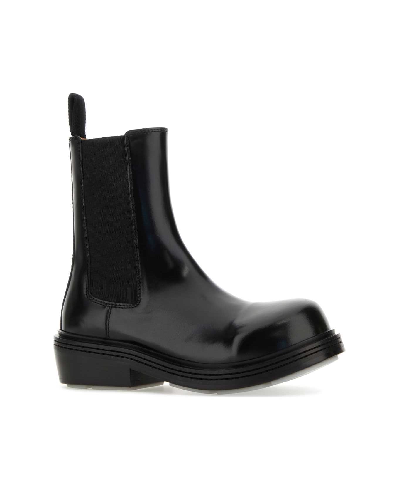Bottega Veneta Black Leather Fireman Chelsie Ankle Boots - Black ブーツ