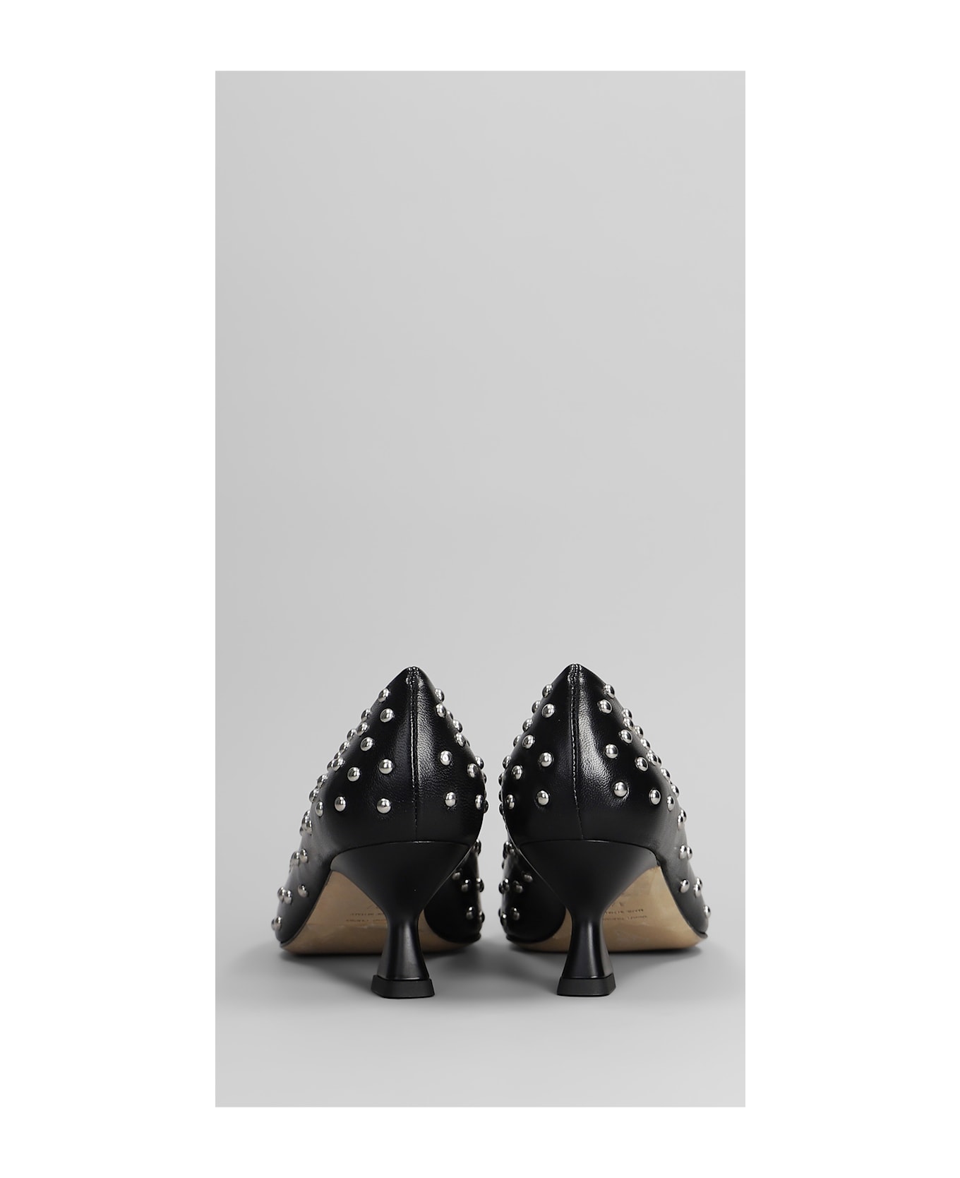 The Seller Pumps In Black Leather - black