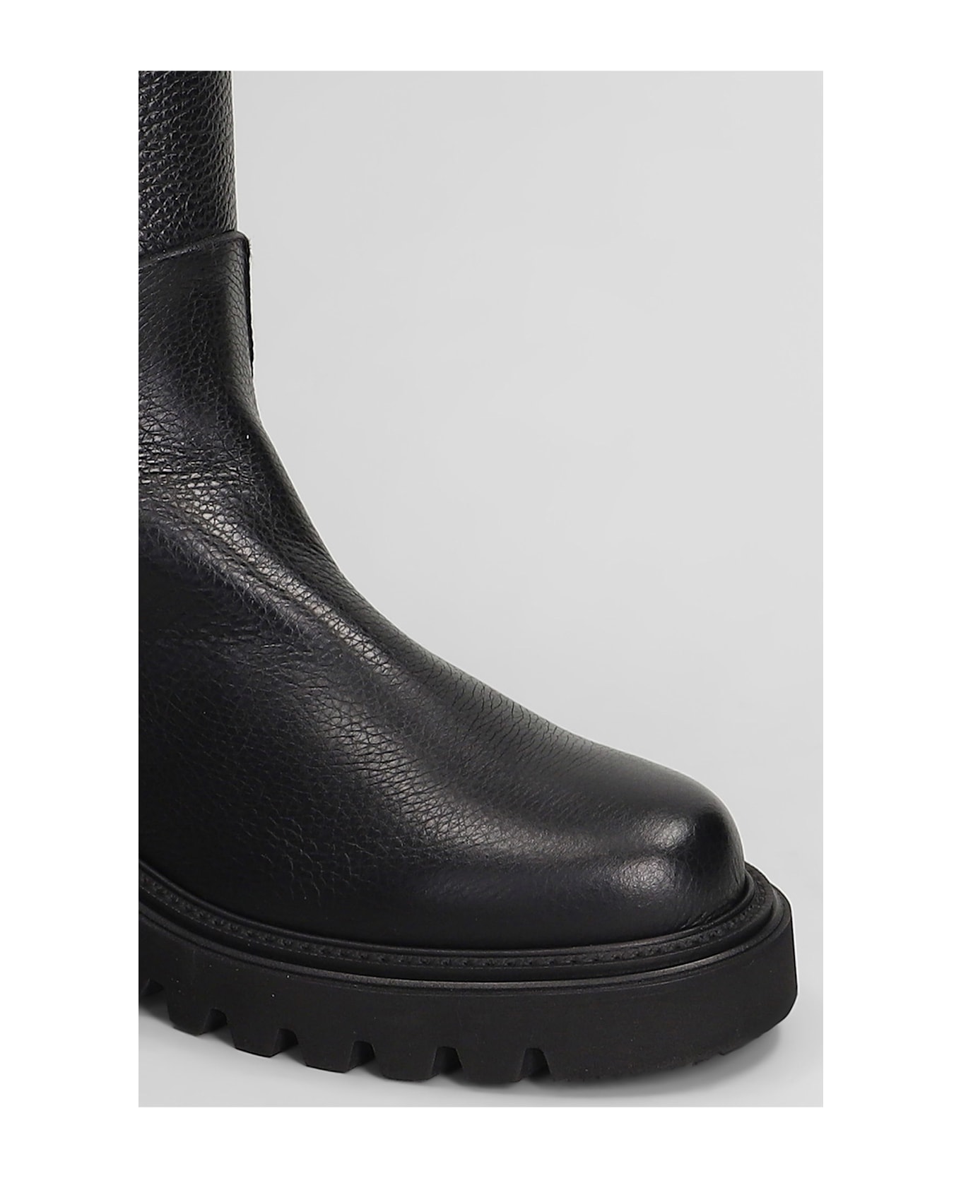 Via Roma 15 Low Heels Boots In Black Leather - black