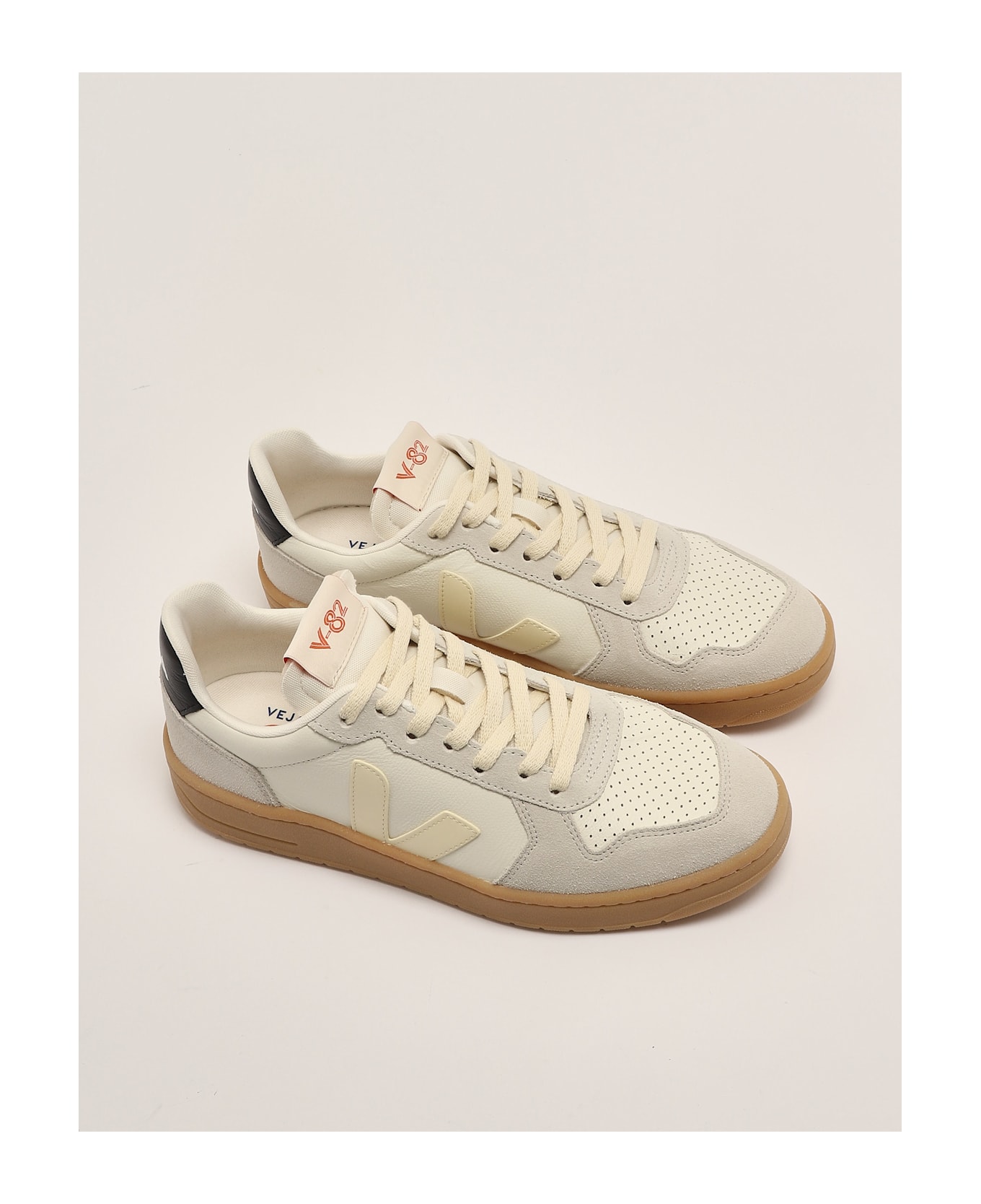 Veja V-82 In Pelle O.t. Sneaker - MASTICE TAB NERO