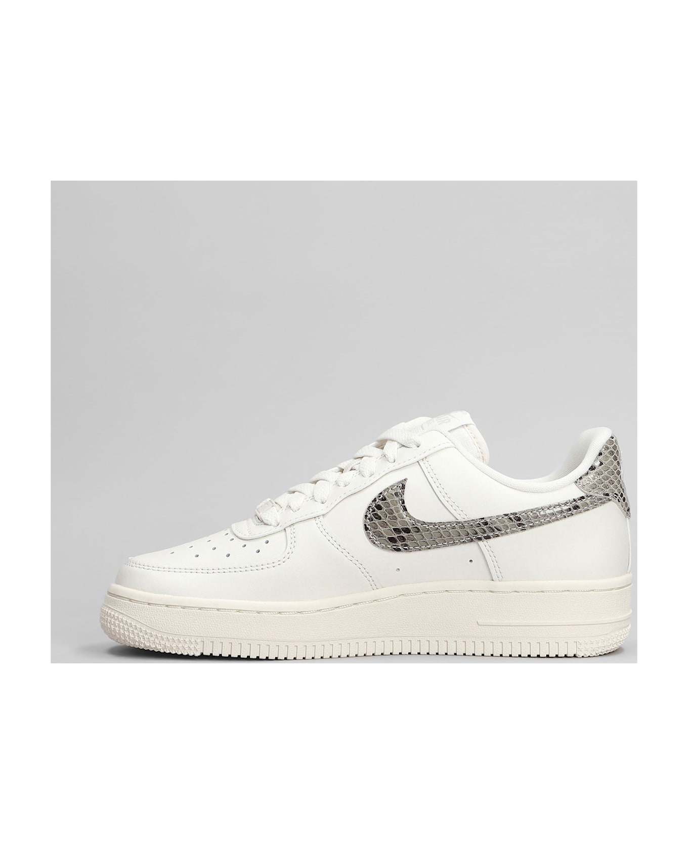 Nike Air Force 1 07 Sneakers In White Leather - white