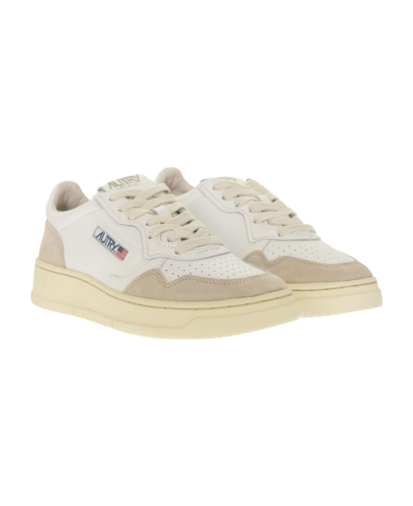 Autry Medalist Low - Leather And Suede Sneakers - White/beige