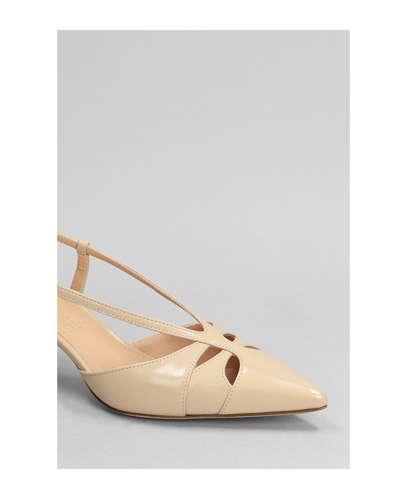 Julie Dee Pumps In Powder Leather - powder