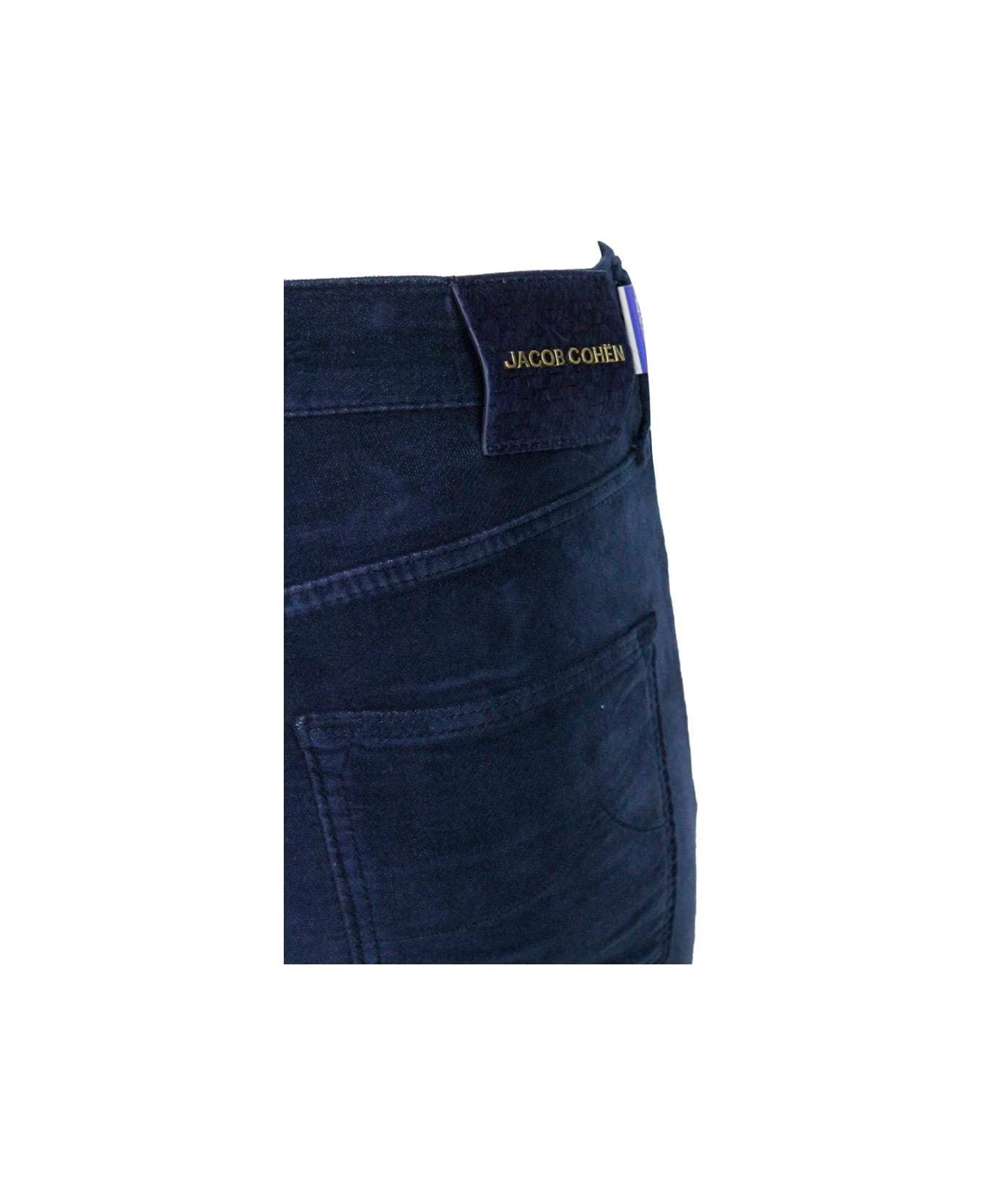 Jacob Cohen Kimberly Cigarette Cut Trousers In Soft Smooth Stretch Velvet With 5 Pockets With Zip And Button Closure. Skinny Regular Waist. Velvet Tag With Logo - Blu