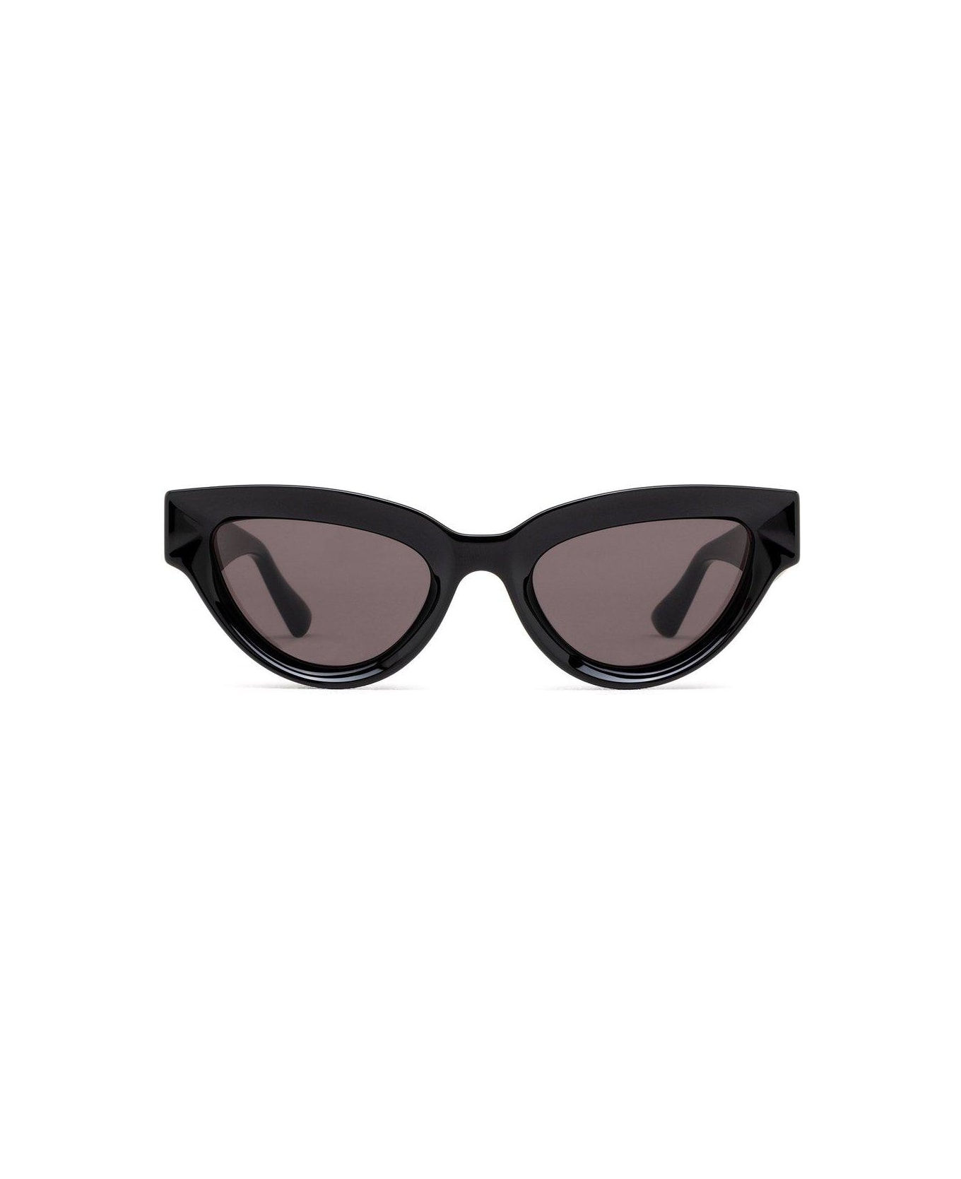 Bottega Veneta Eyewear Sharp Cat Eye Sunglasses - 001 black black grey サングラス