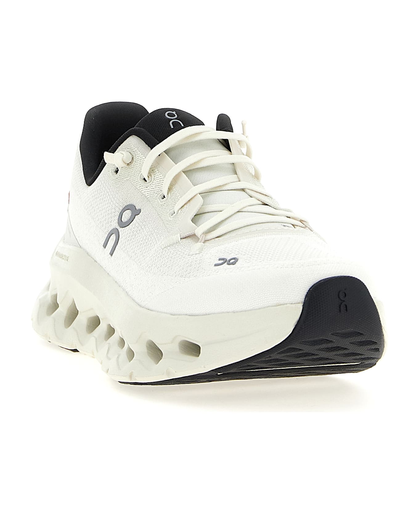 ON 'cloudtilt' Sneakers - White