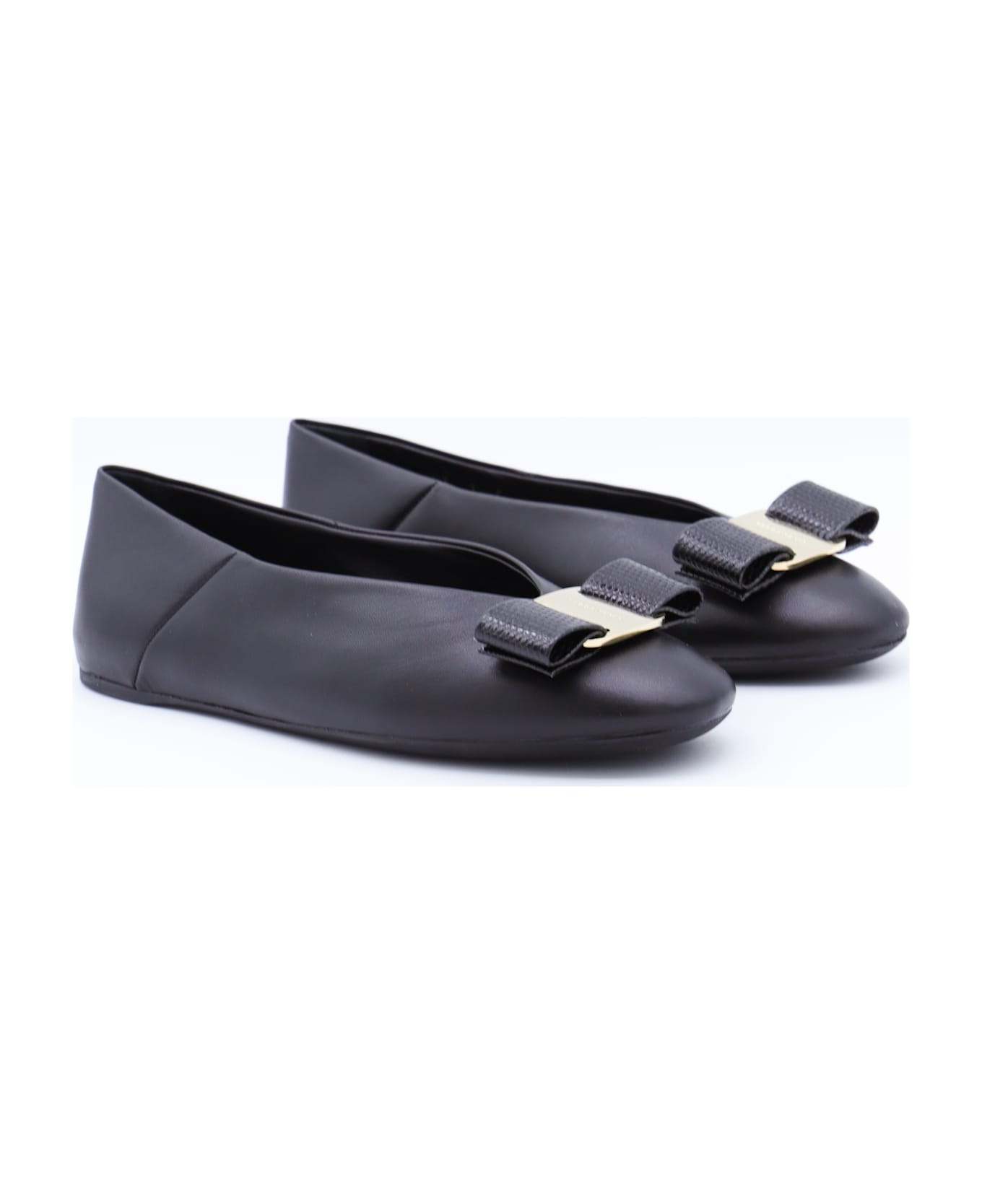 Ferragamo Black Leather Vanna Flats - Black