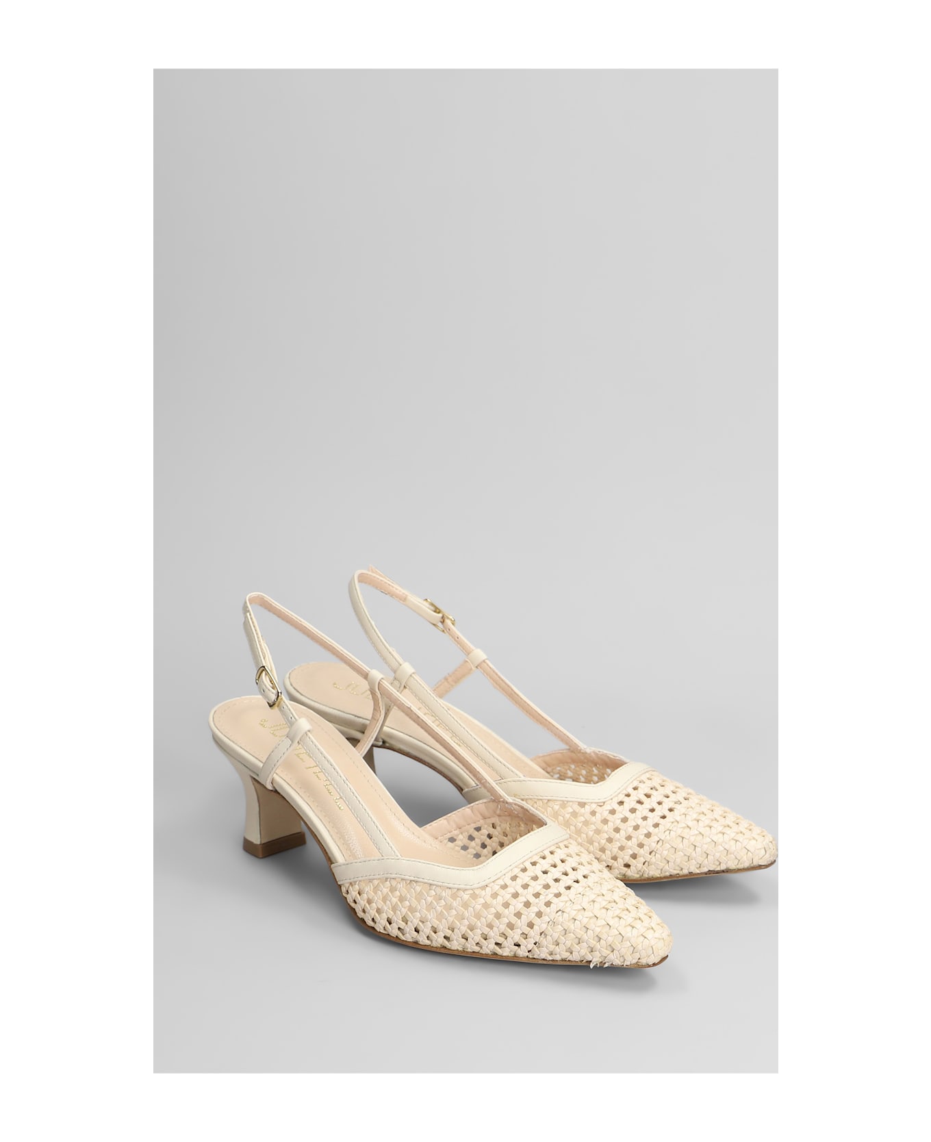 Julie Dee Pumps In Beige Leather - beige