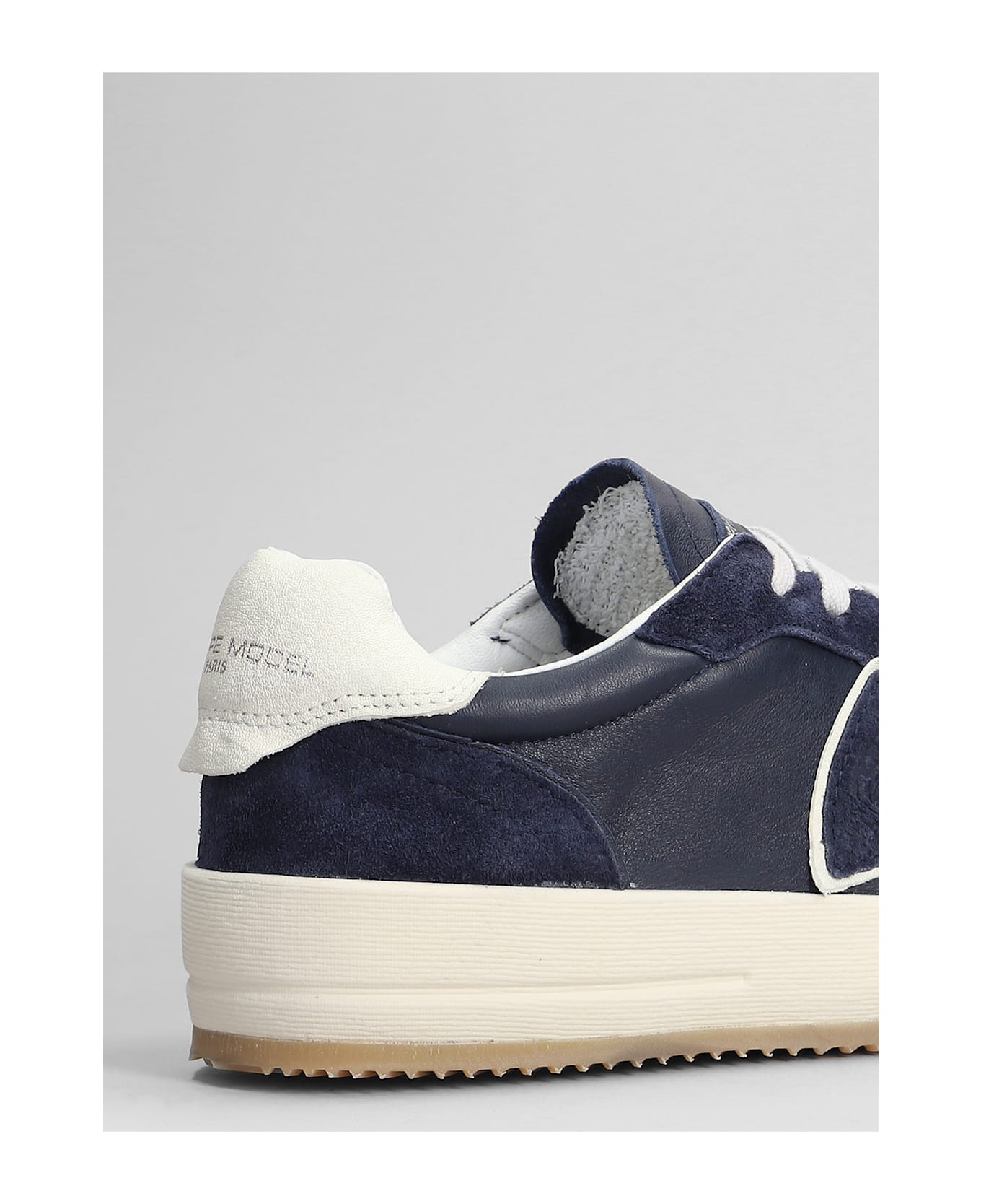 Philippe Model Nice Low Sneakers In Blue Suede And Leather - blue